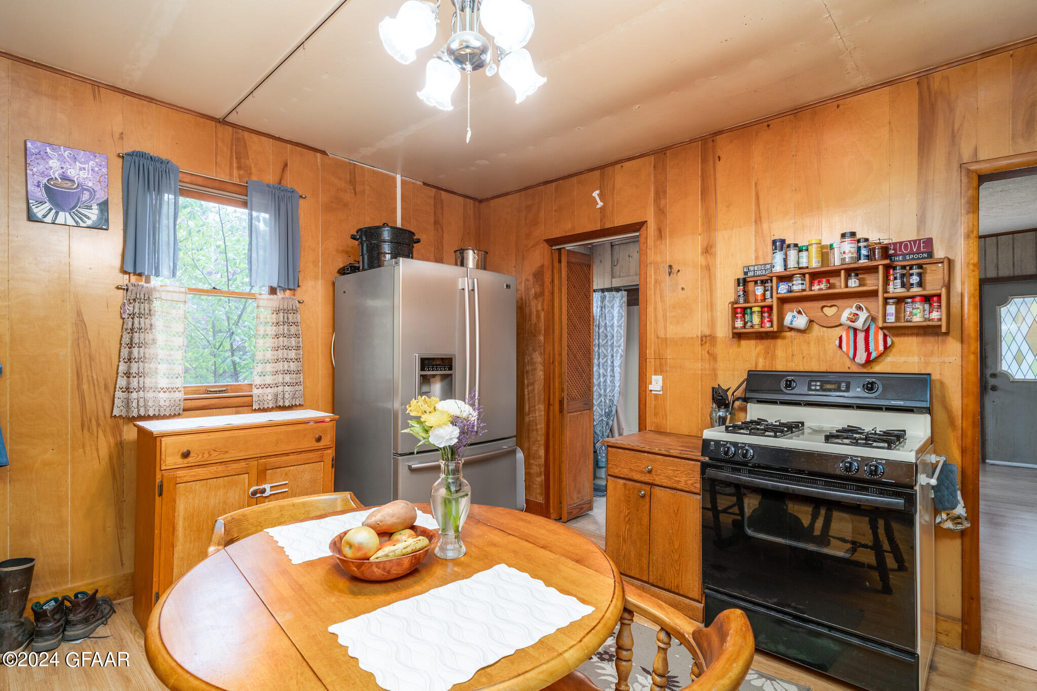 401 JEFFERSON Avenue