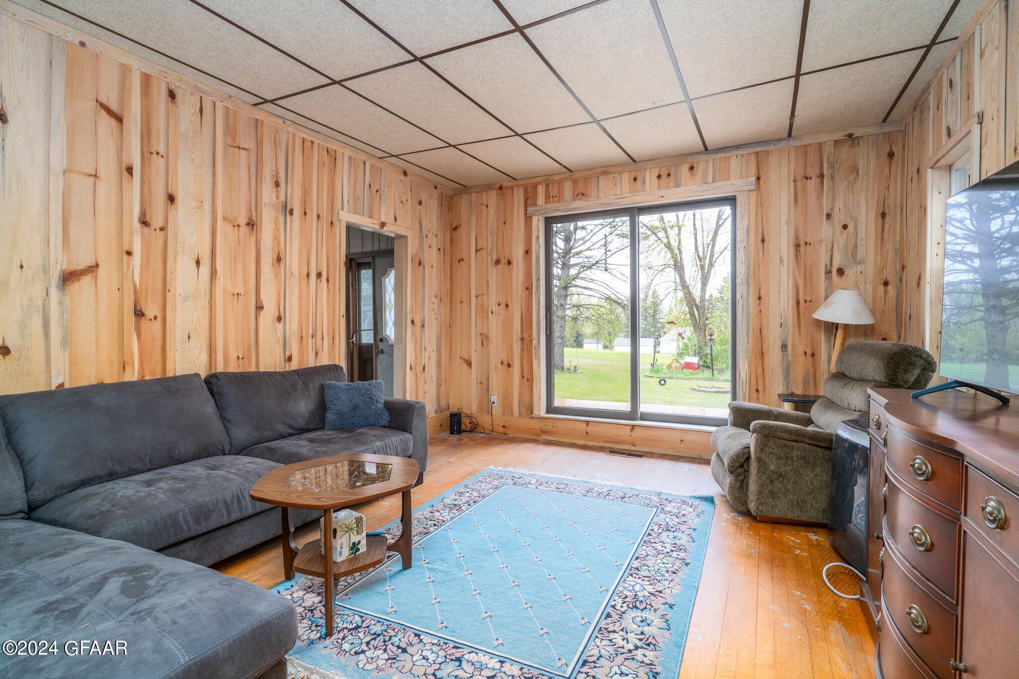 401 JEFFERSON Avenue