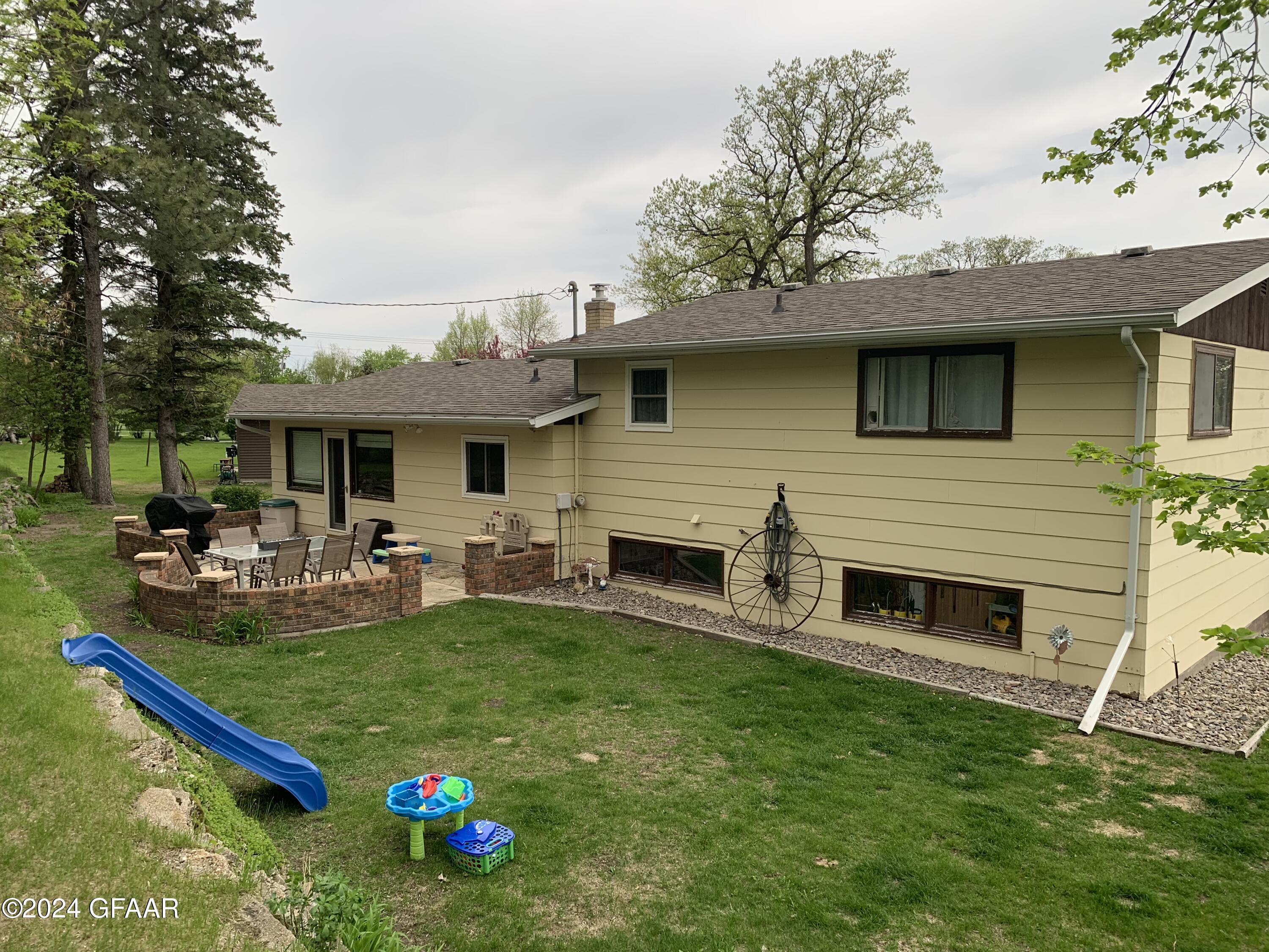 411 EMMERLING CIRCLE Circle