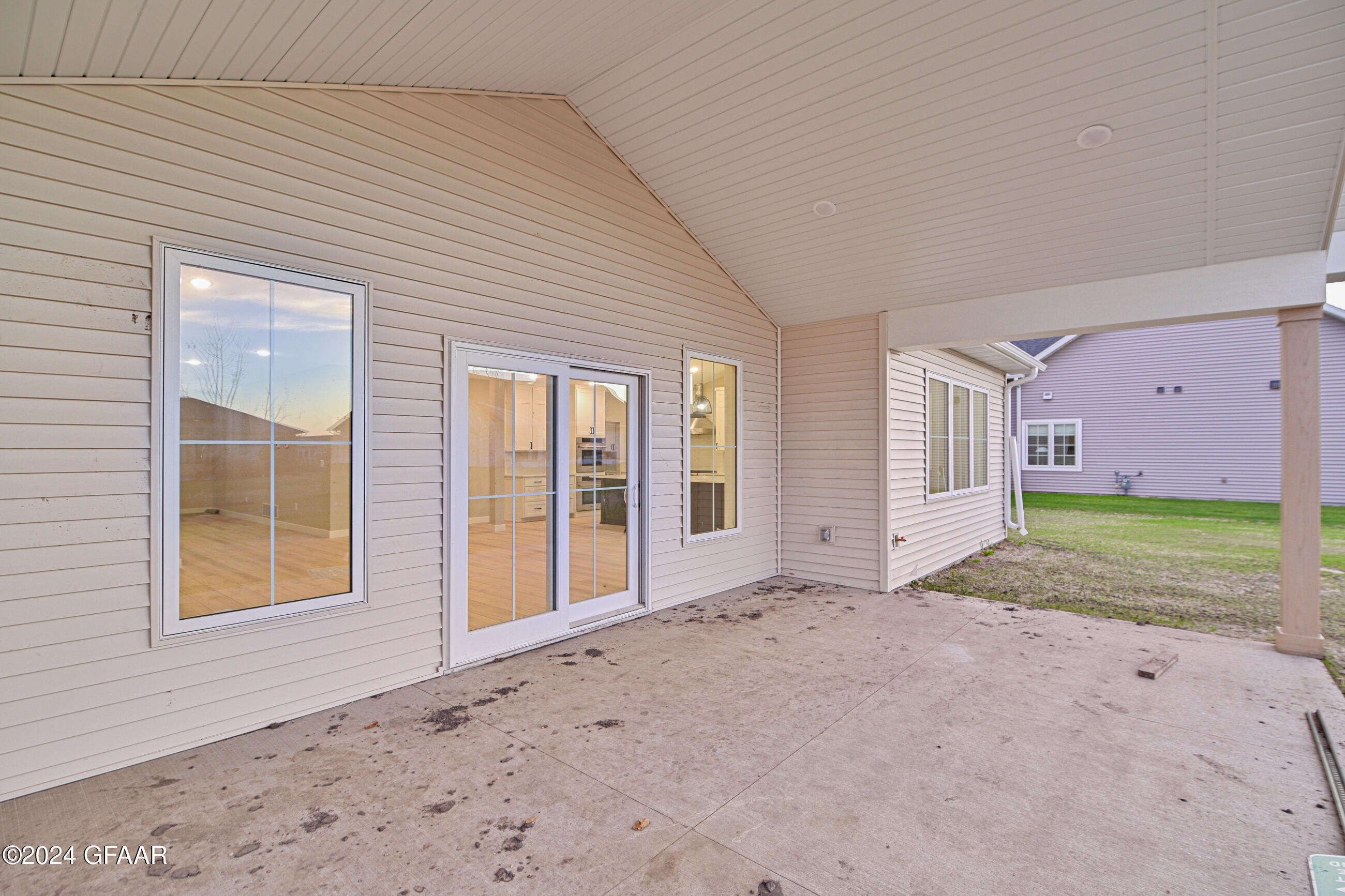 5943 SYLVIA Circle