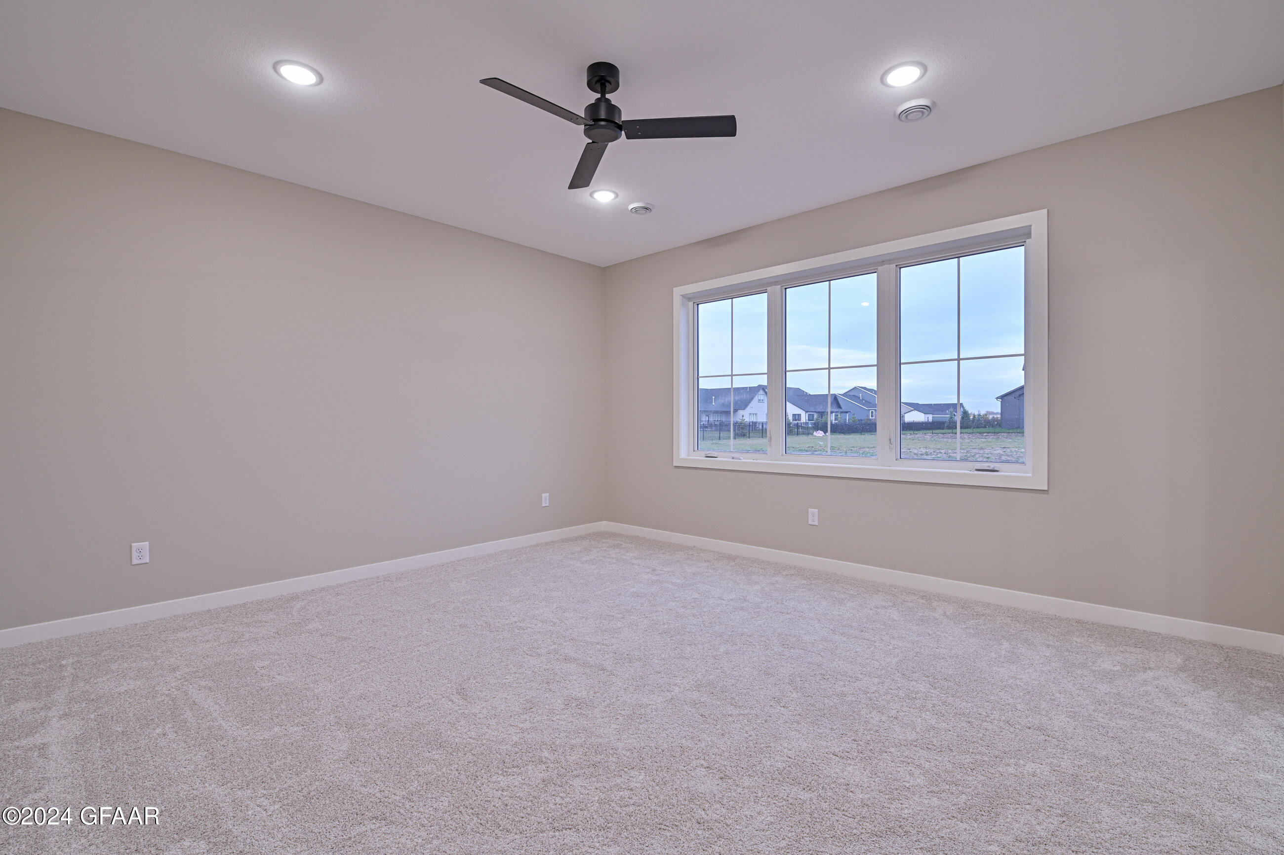 5943 SYLVIA Circle