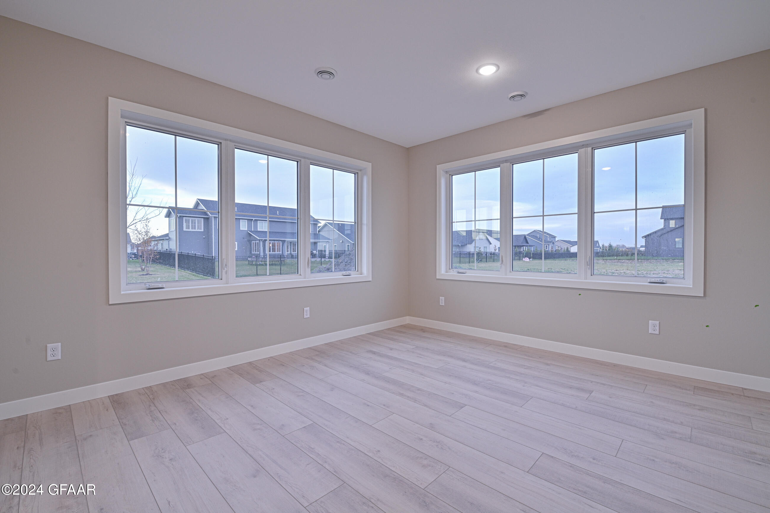 5943 SYLVIA Circle