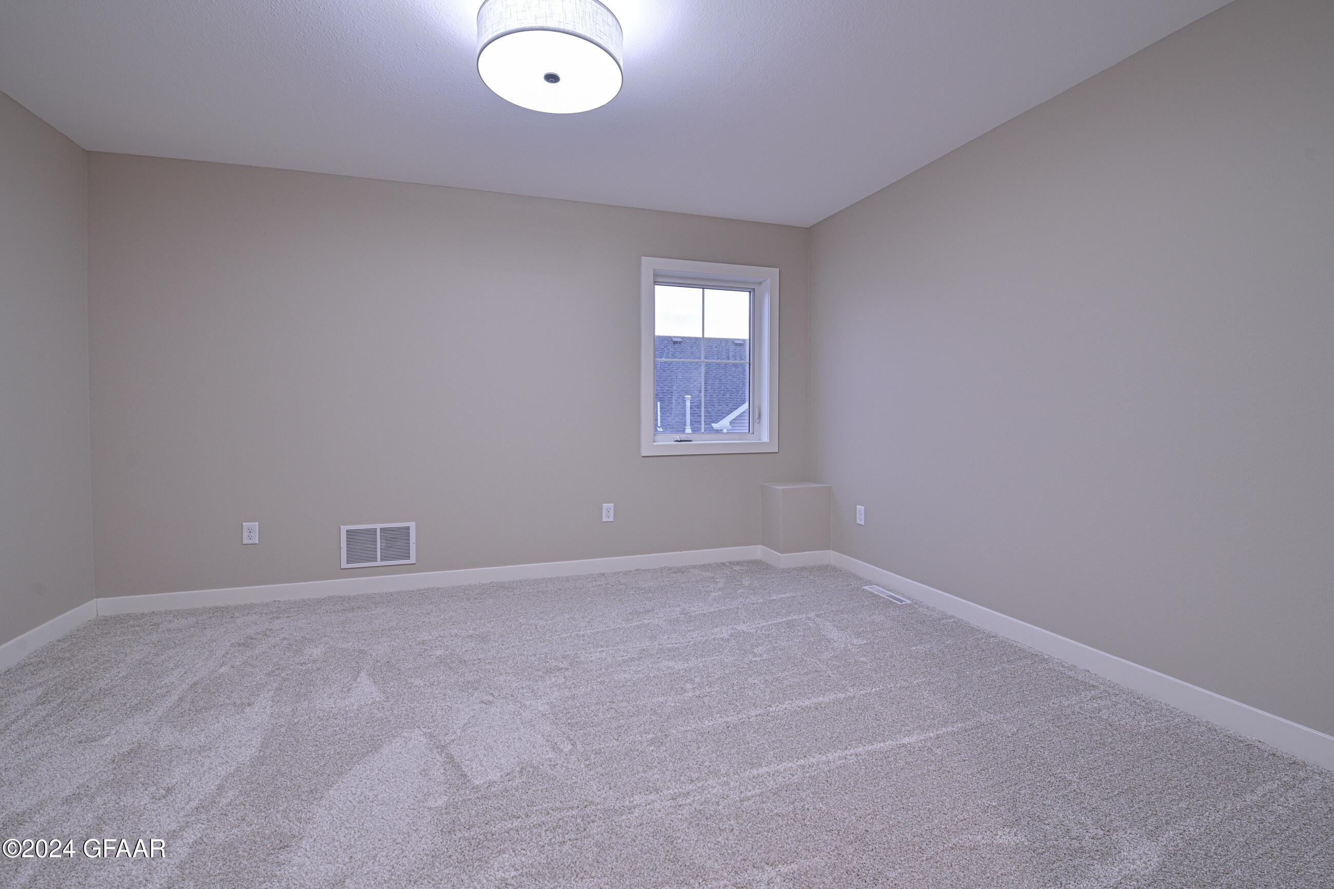 5943 SYLVIA Circle