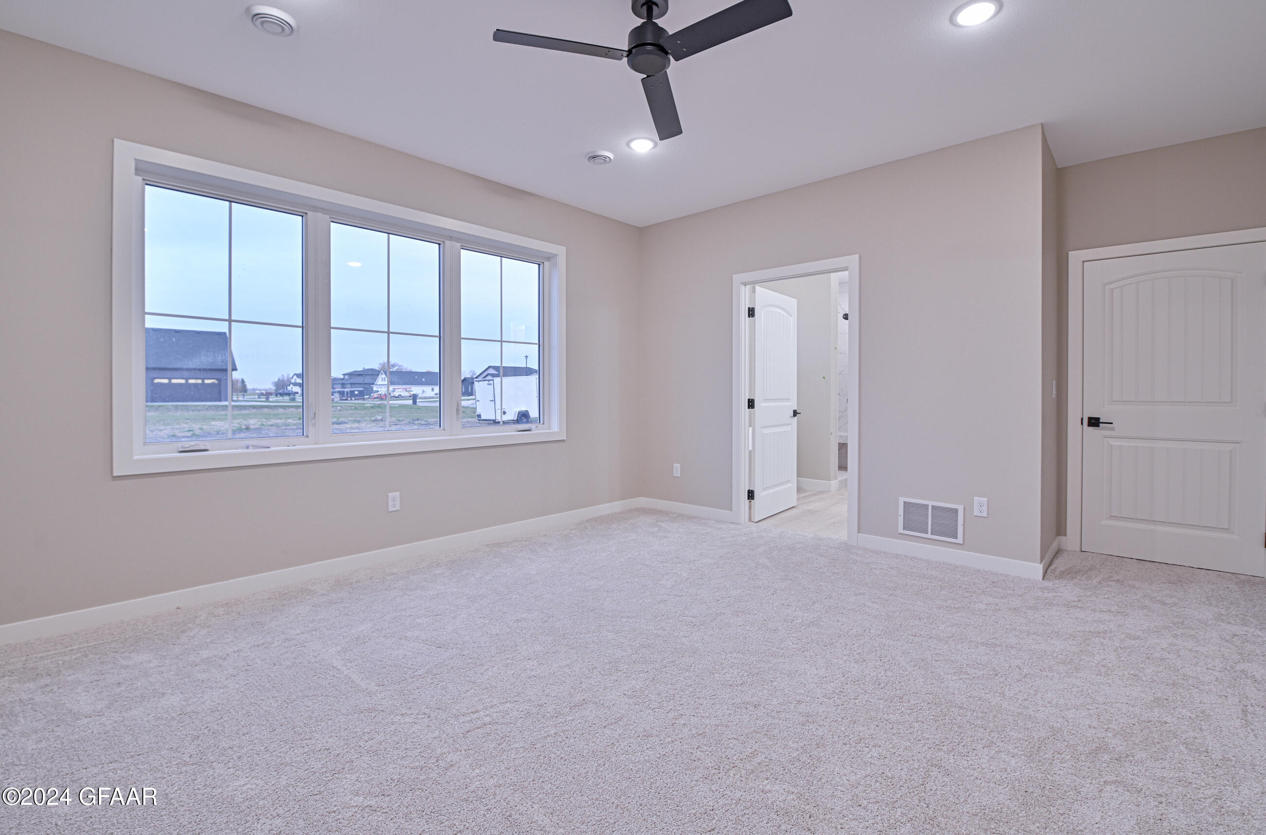 5943 SYLVIA Circle