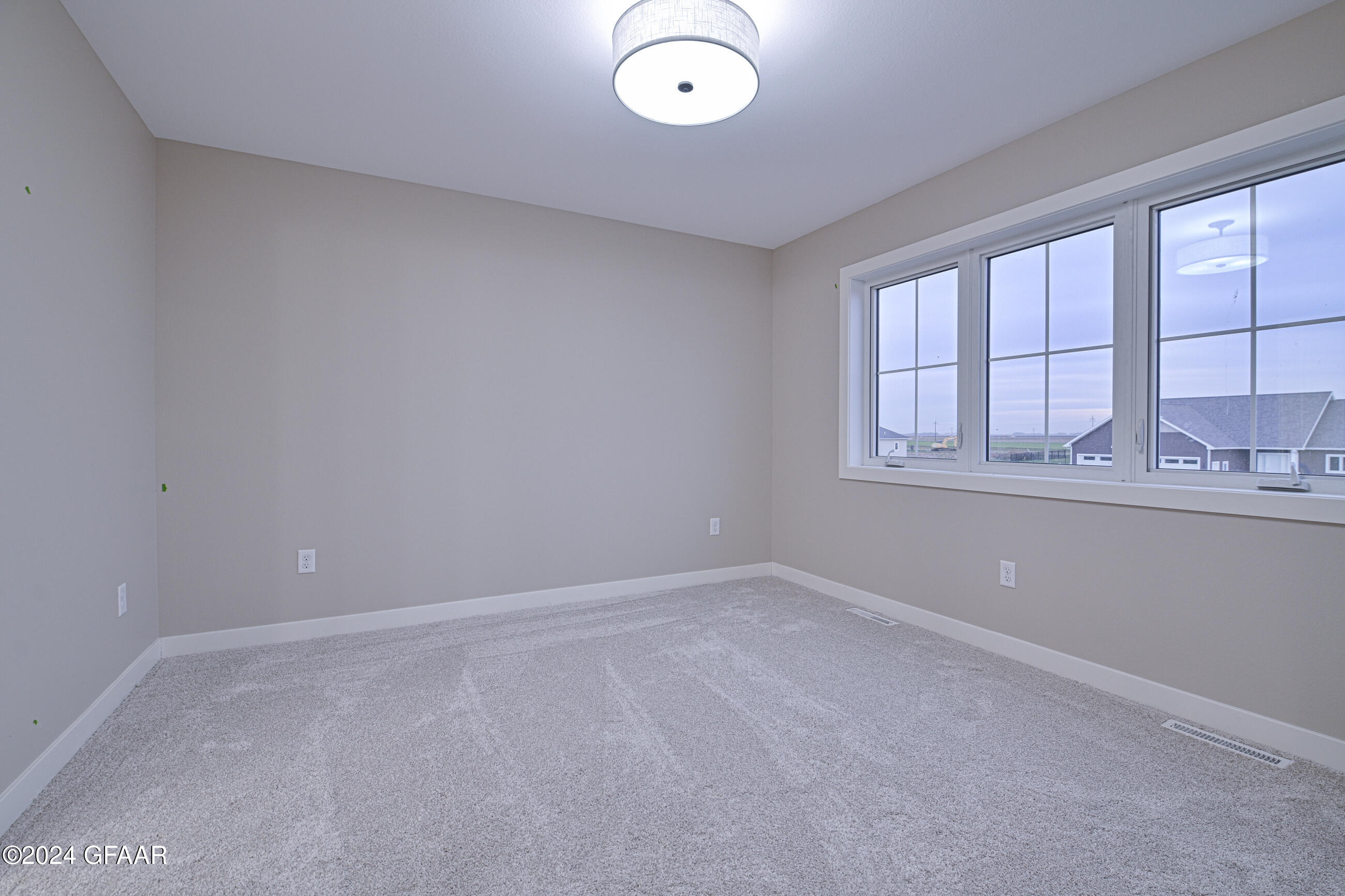 5943 SYLVIA Circle