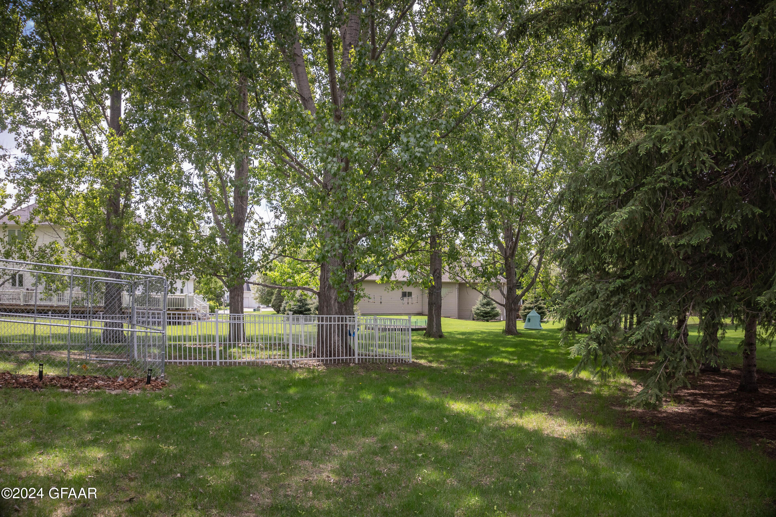 1520 KUSTER Court