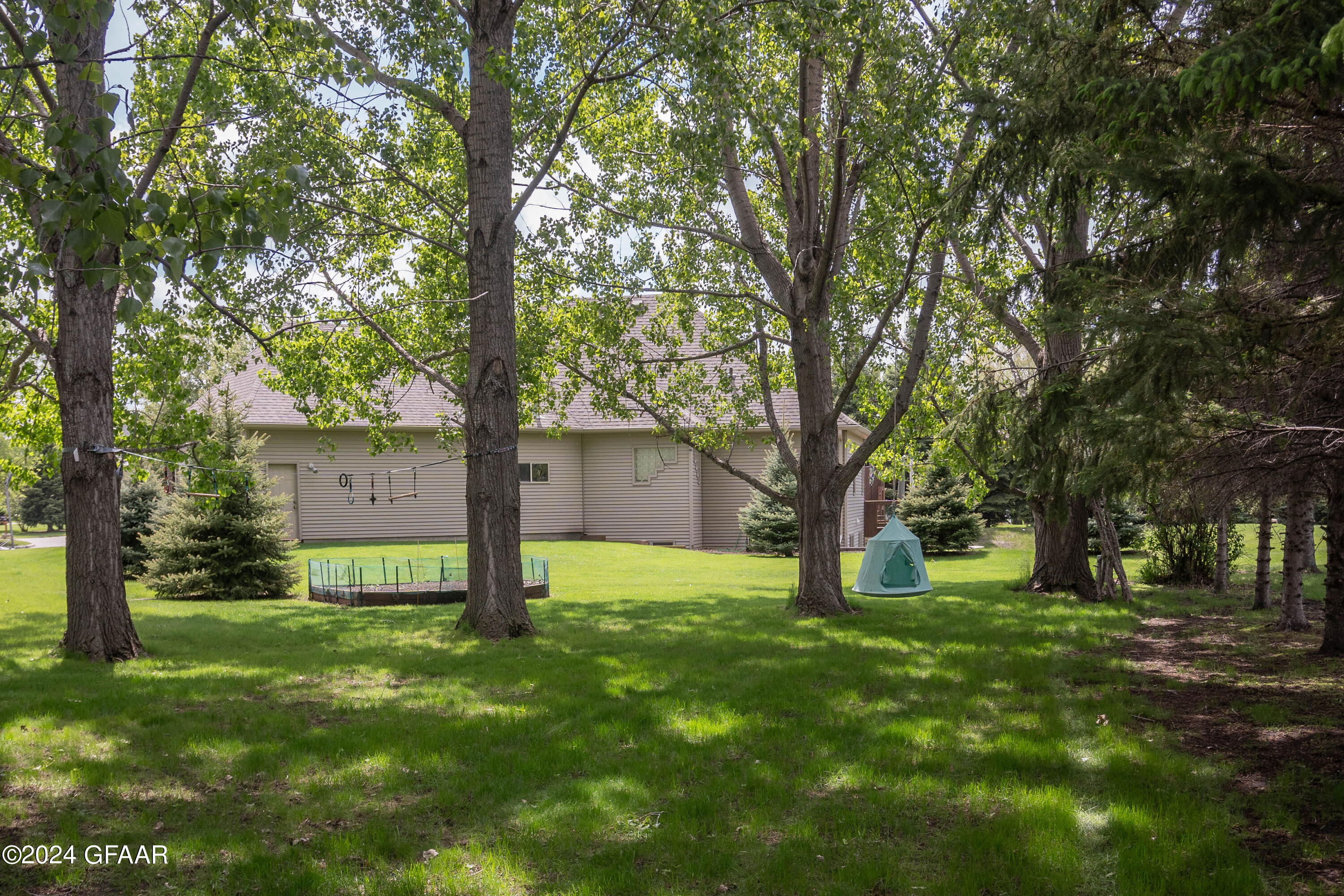 1520 KUSTER Court