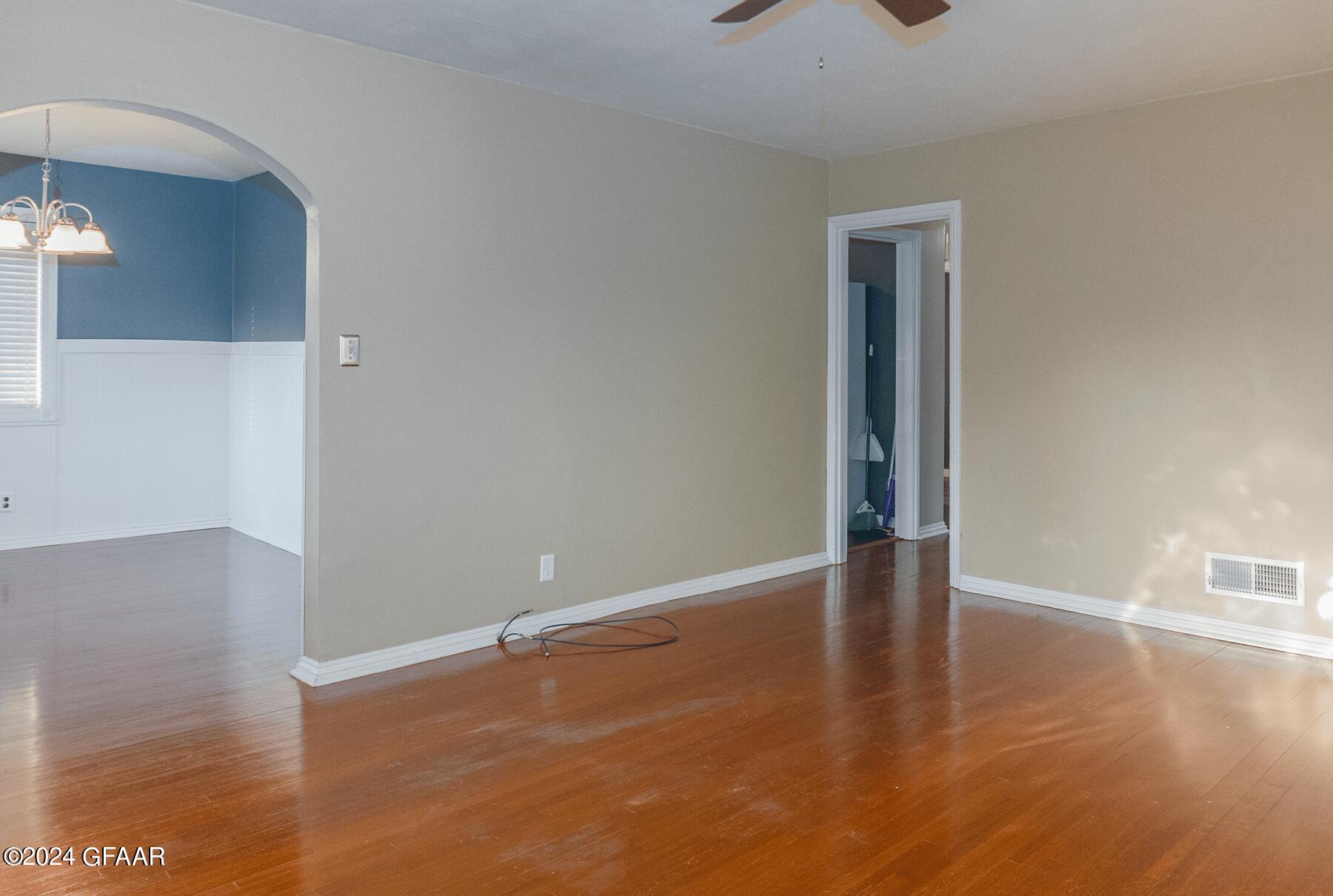 1405 WALNUT Street