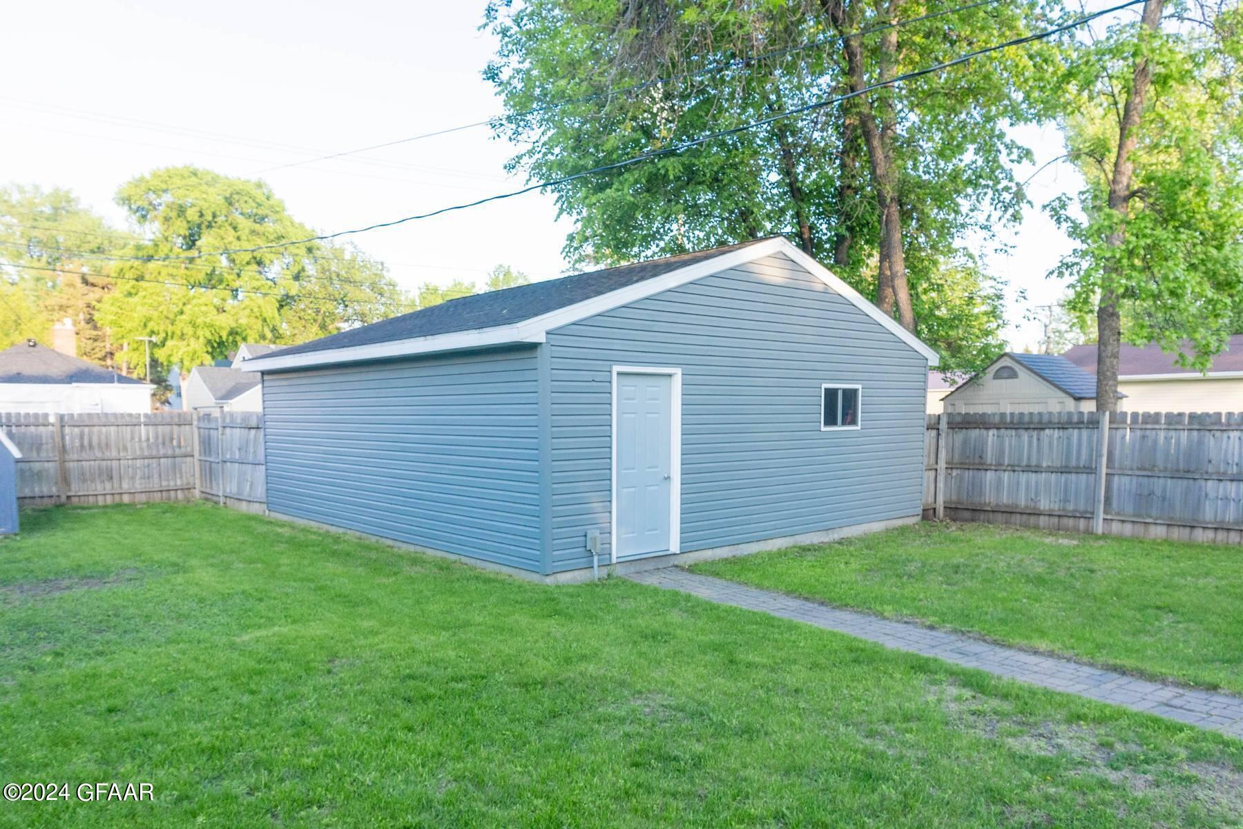 1405 WALNUT Street