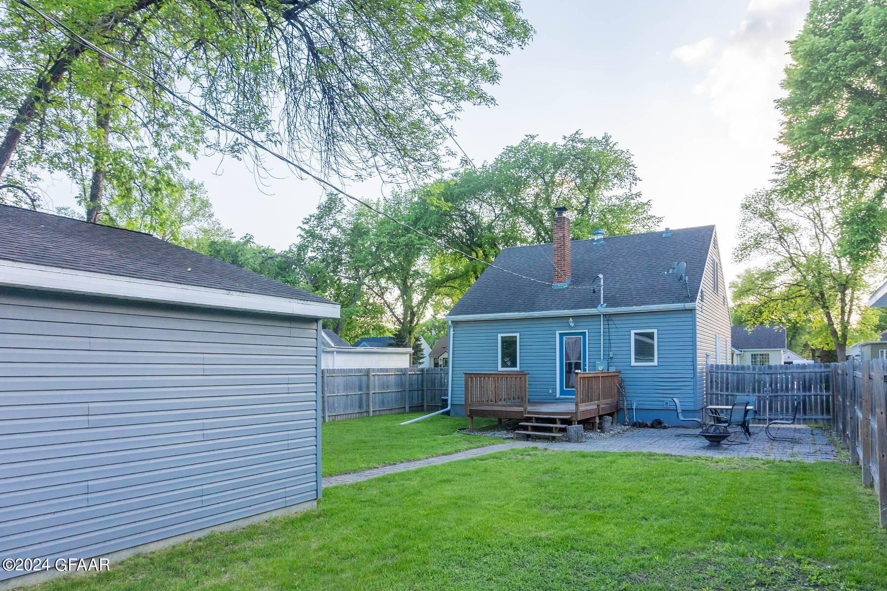 1405 WALNUT Street