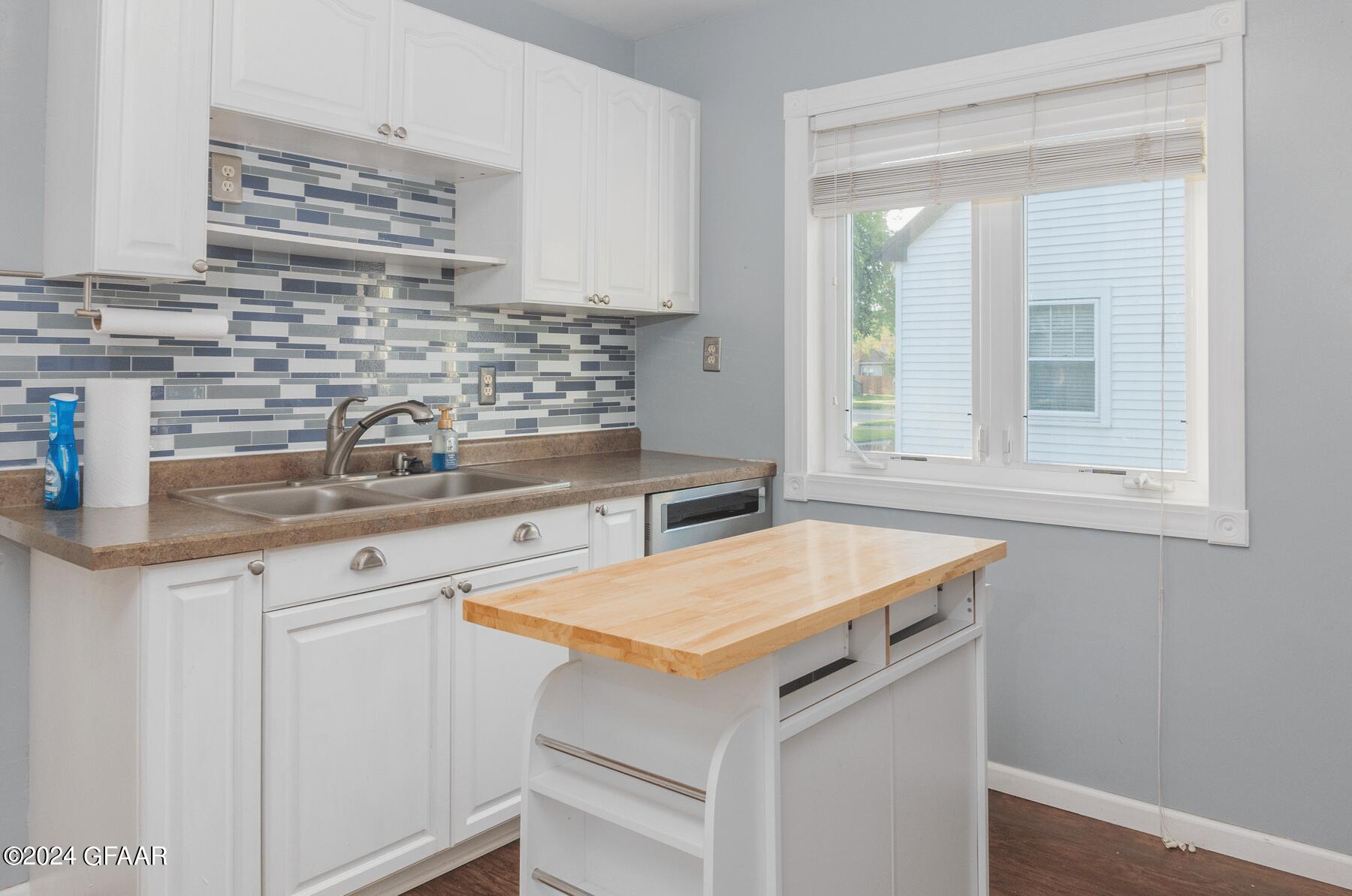 1405 WALNUT Street