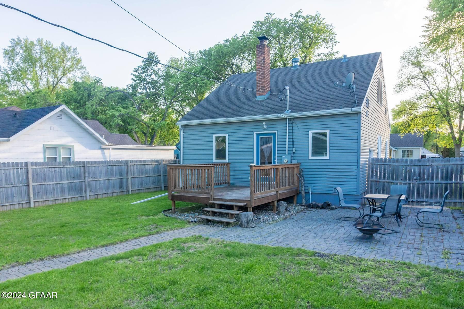 1405 WALNUT Street