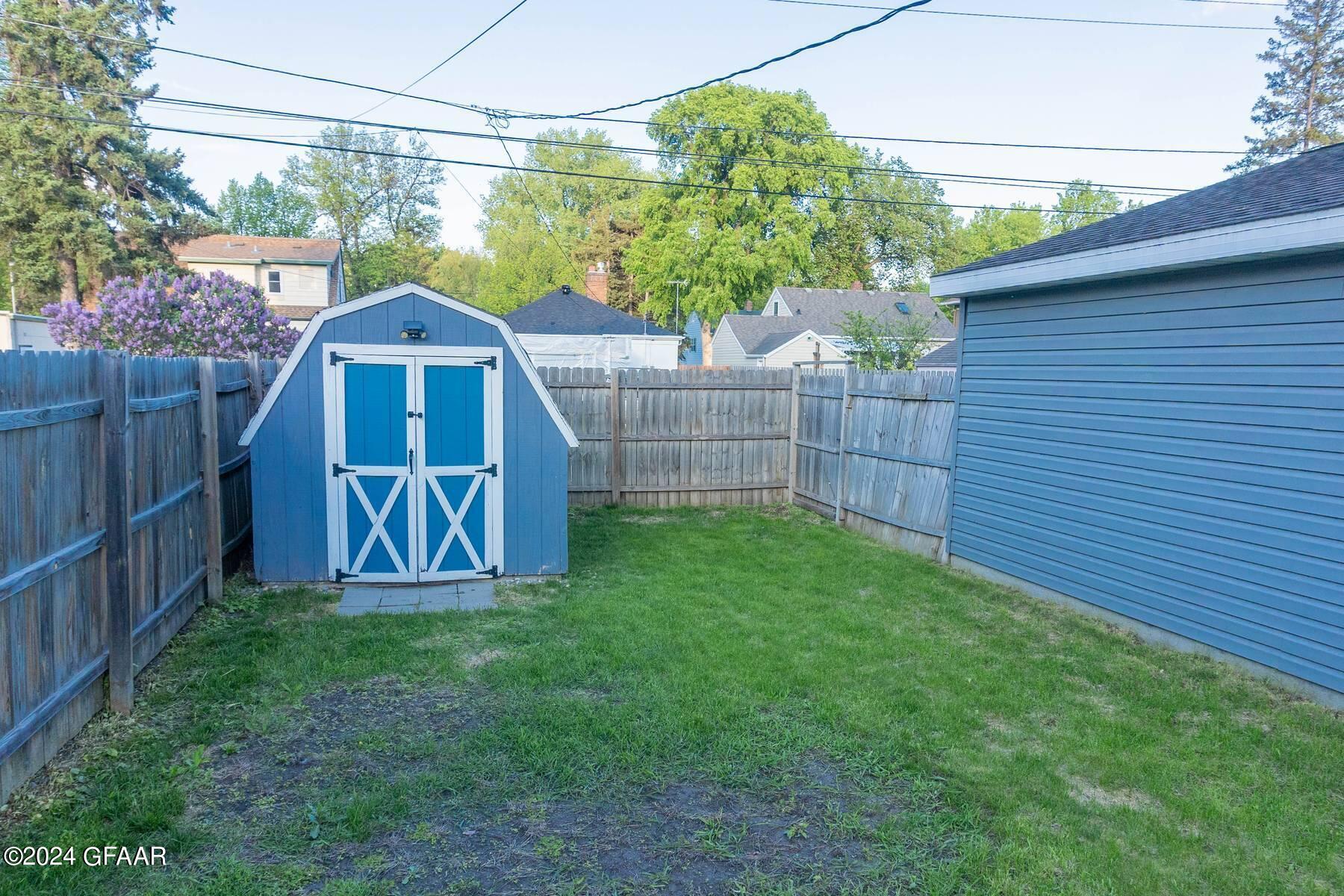1405 WALNUT Street