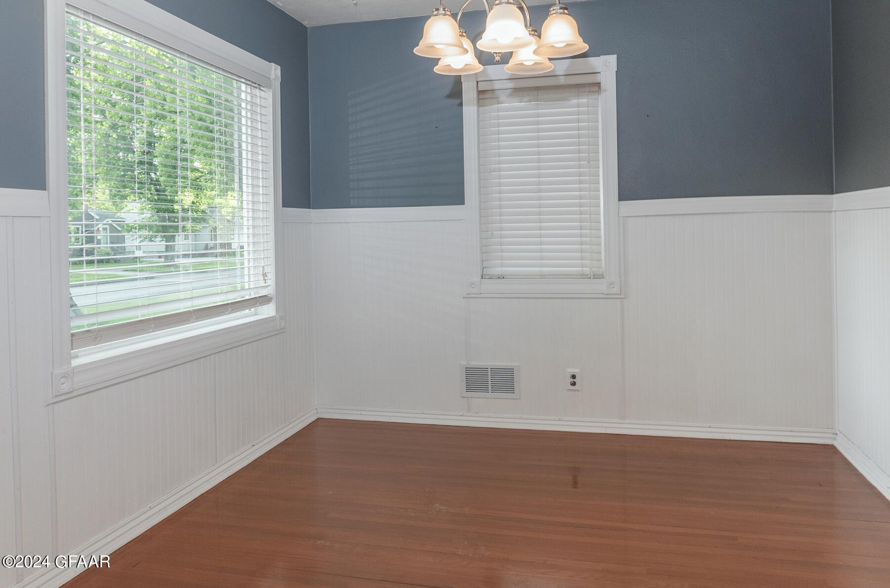 1405 WALNUT Street
