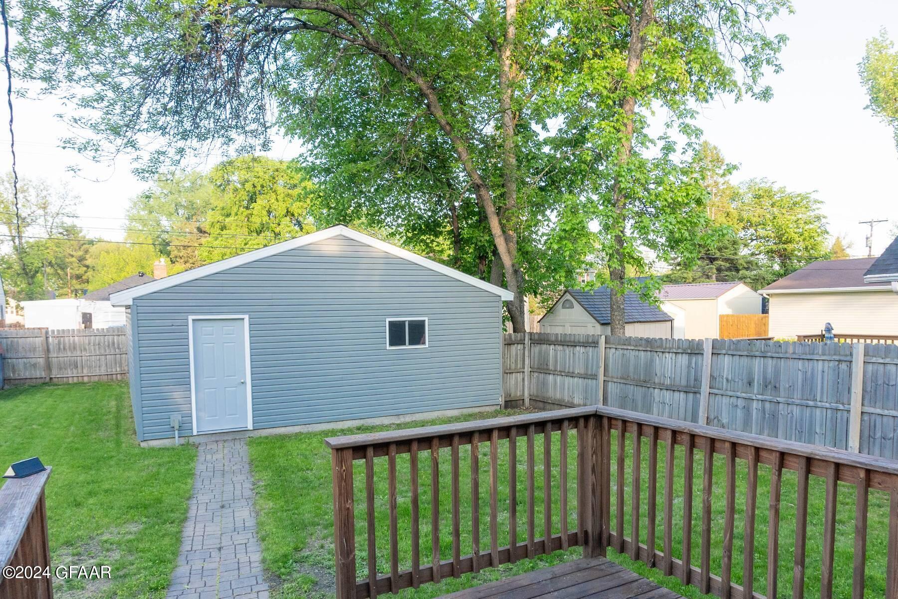 1405 WALNUT Street
