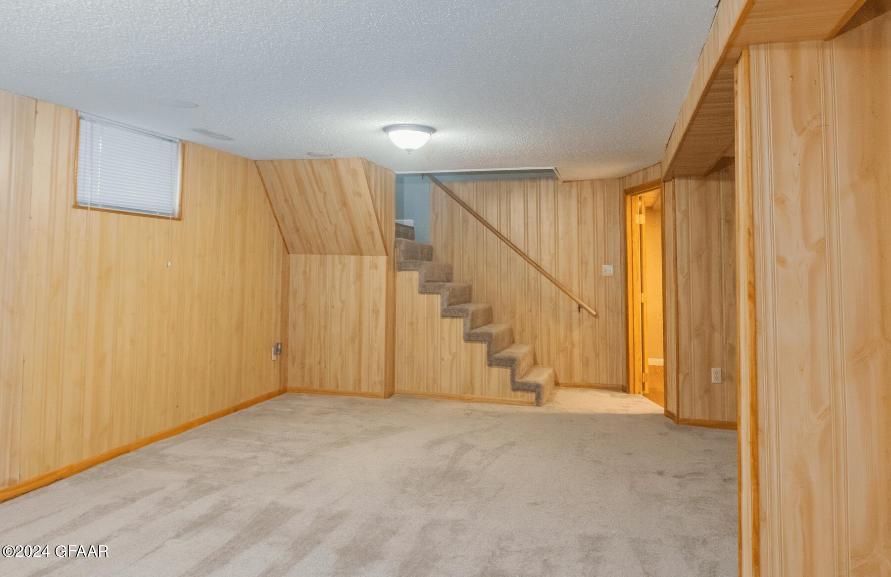 1405 WALNUT Street