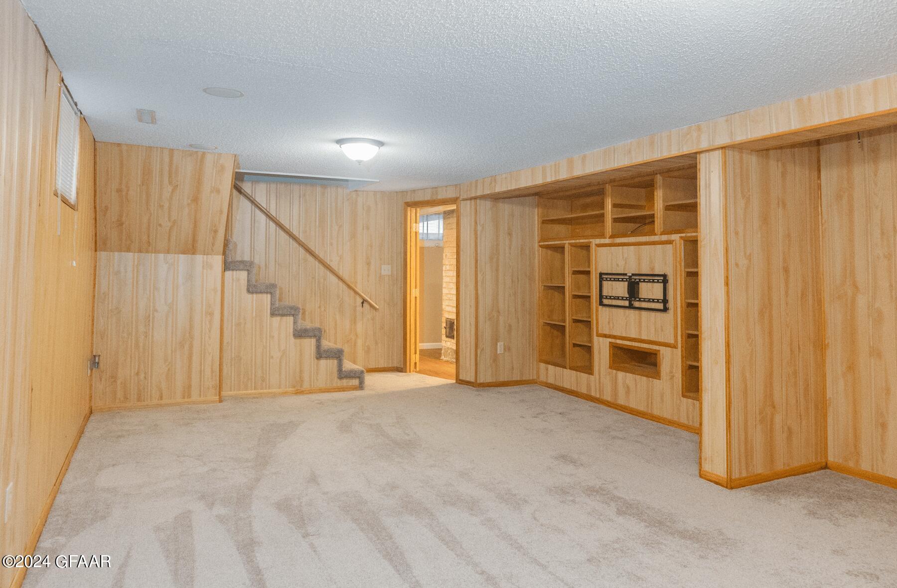 1405 WALNUT Street