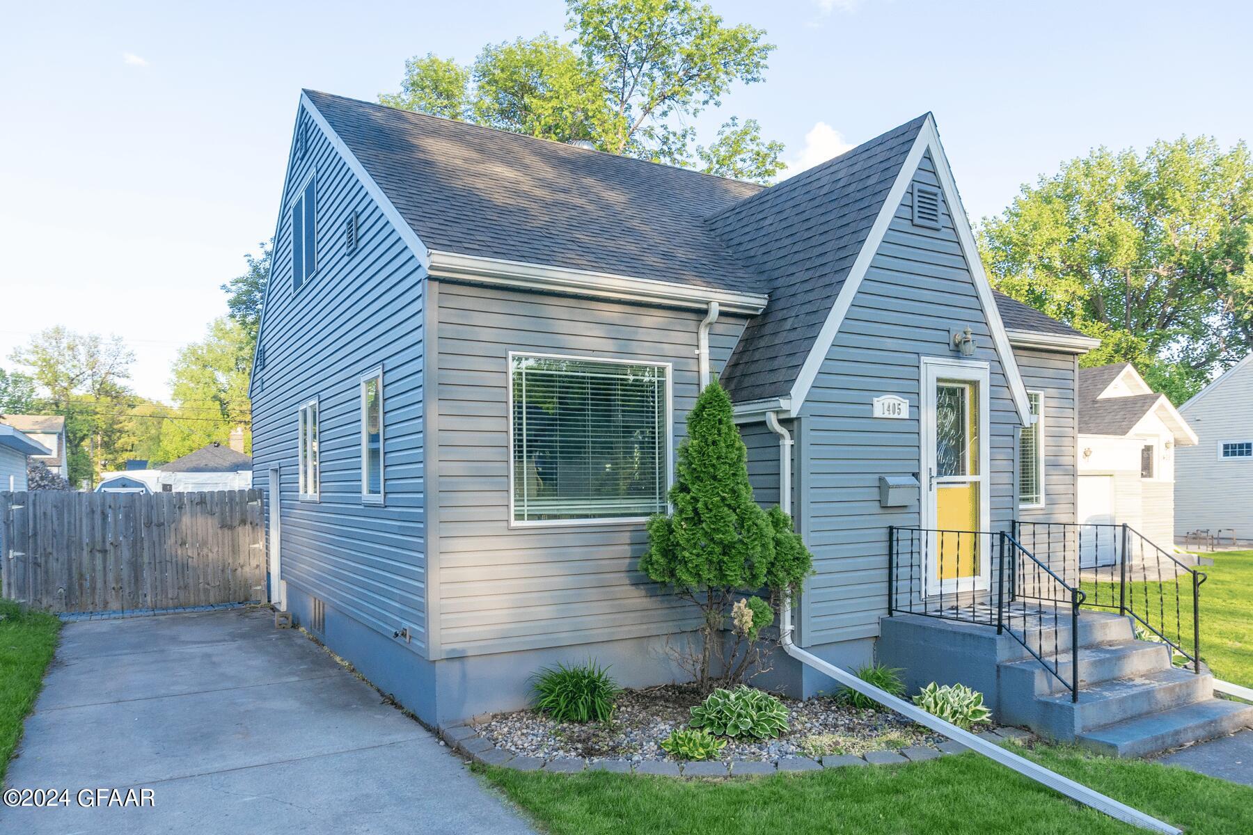 1405 WALNUT Street