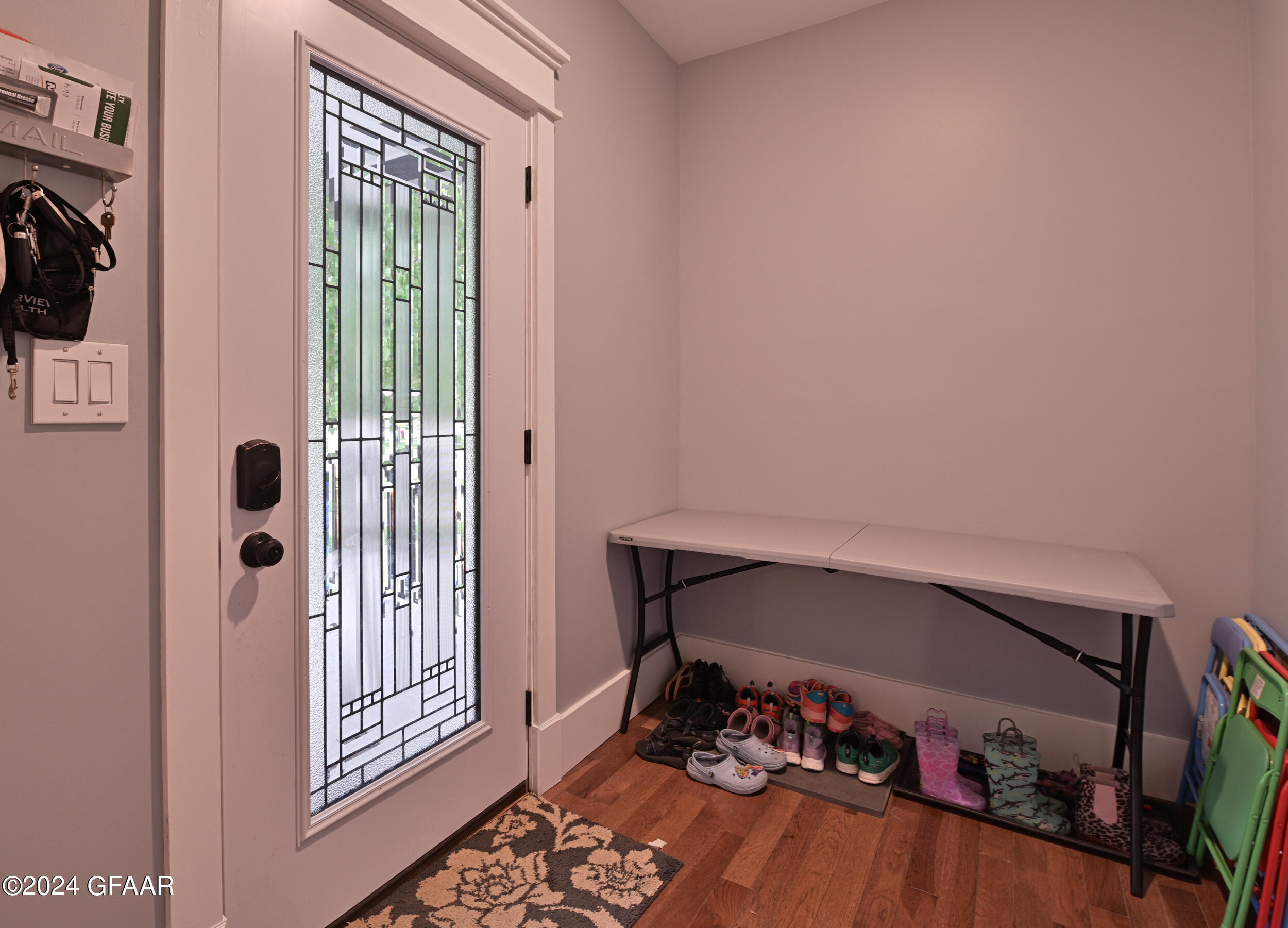 215 E 5TH Street