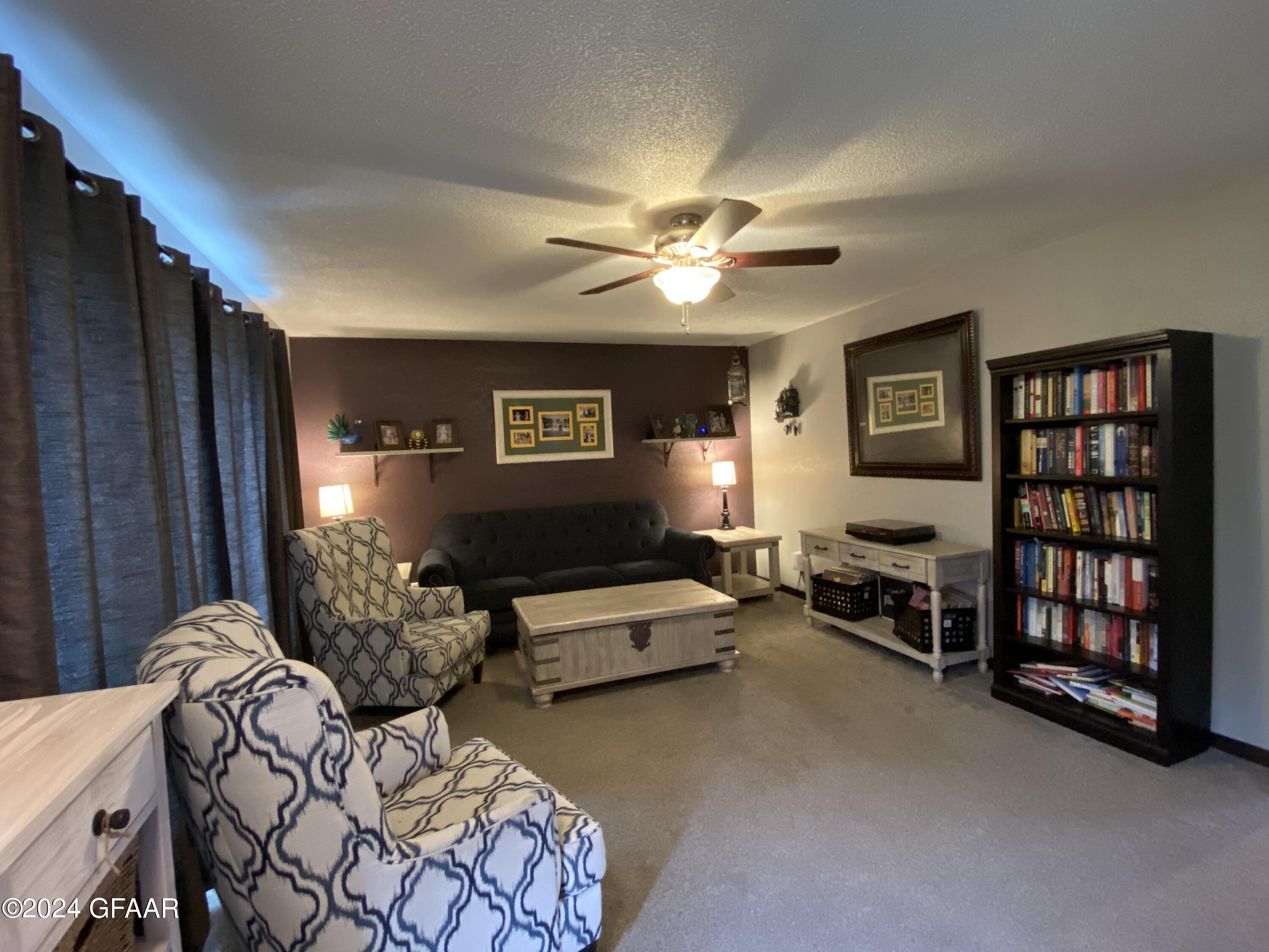 975 16TH ST Street E