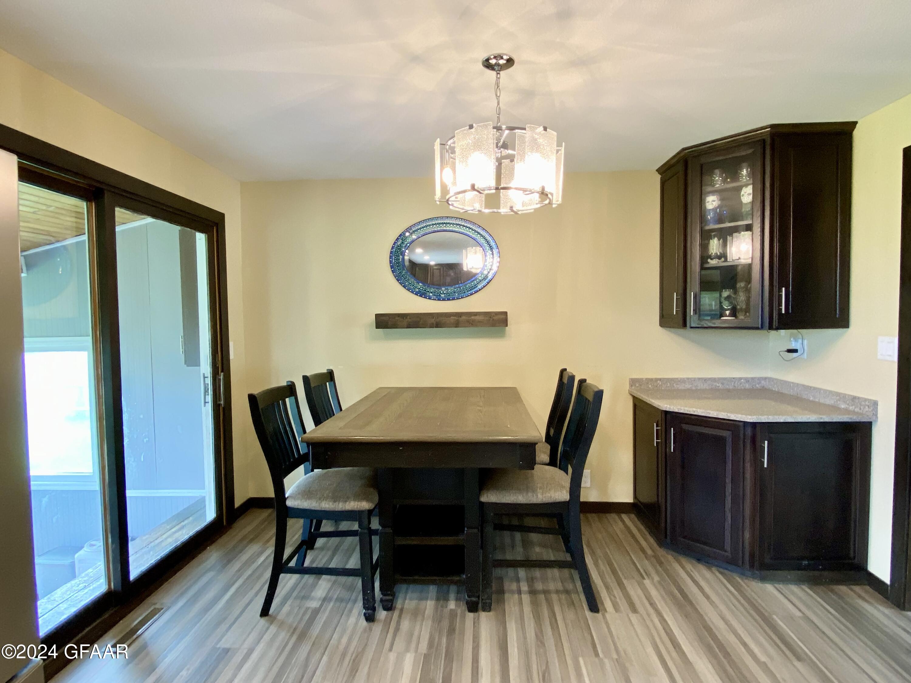 975 16TH ST Street E