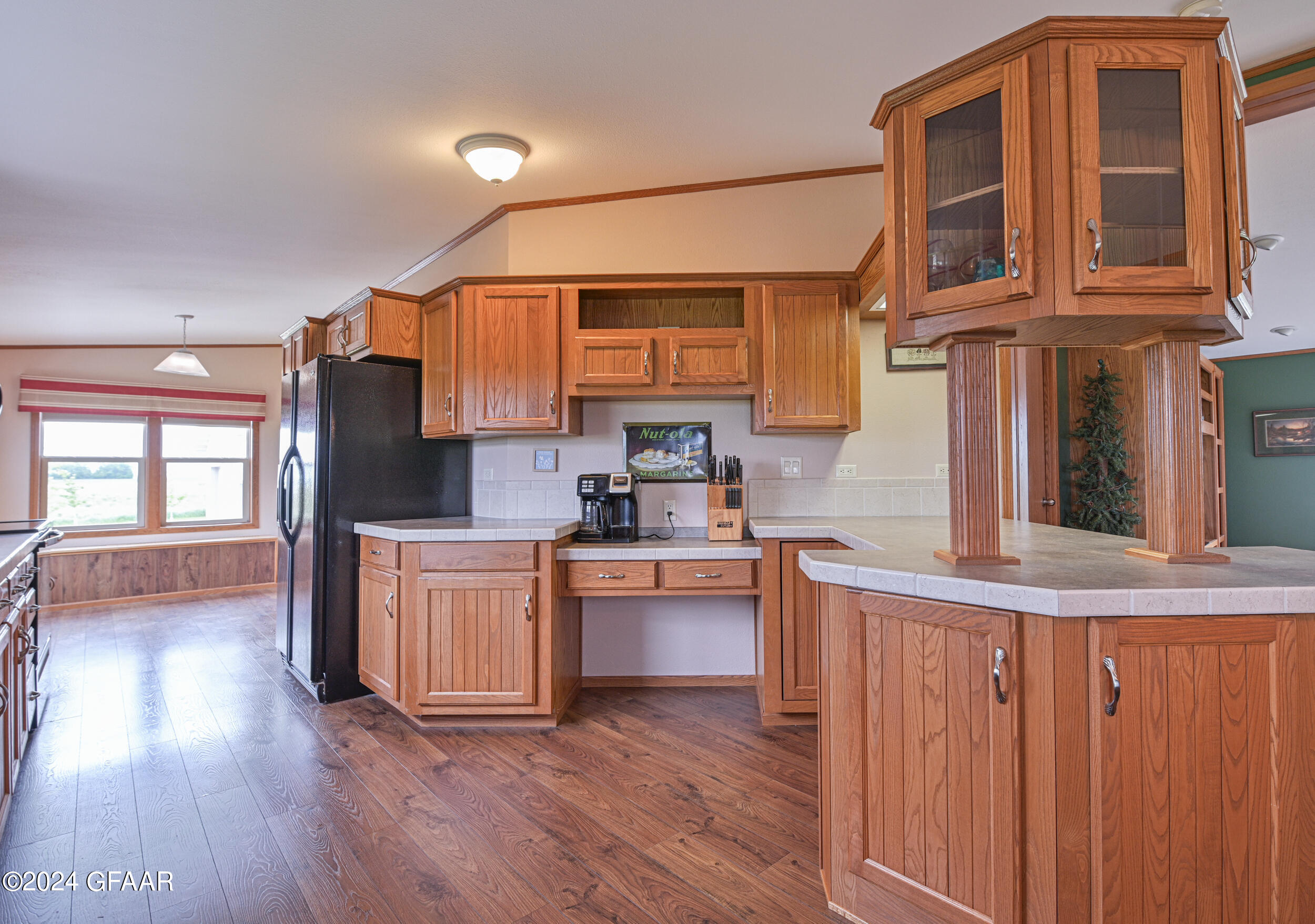 1524 SUNSET CIRCLE NE