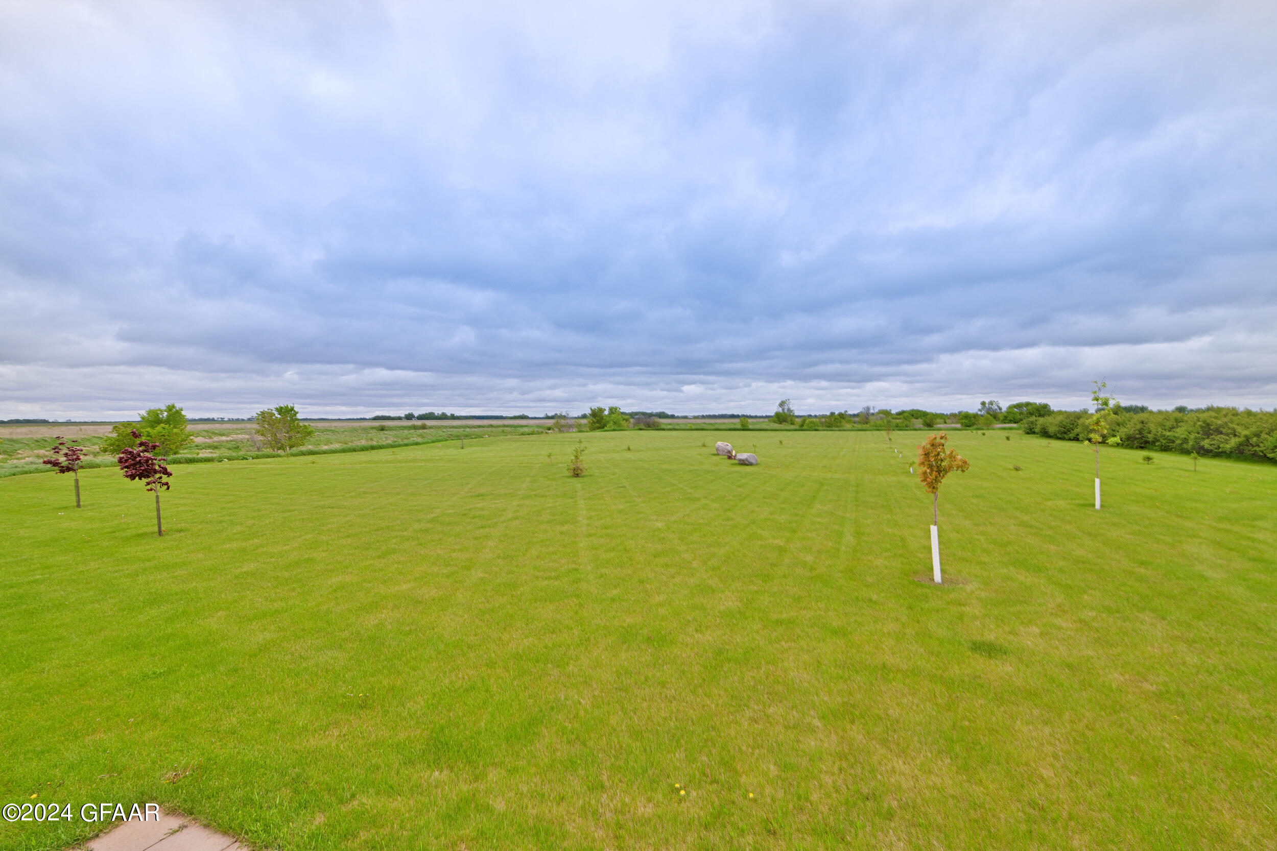 1524 SUNSET CIRCLE NE