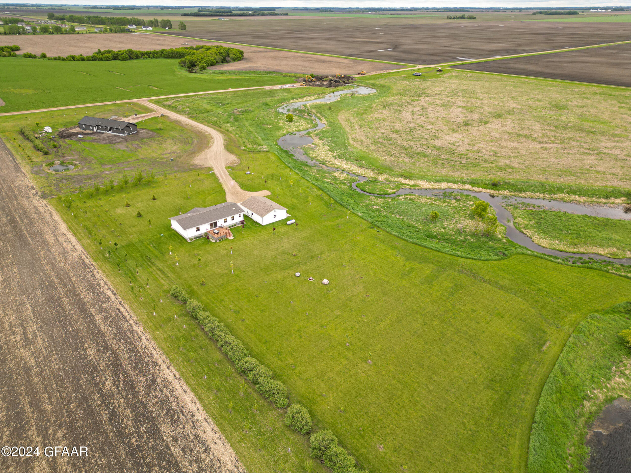 1524 SUNSET CIRCLE NE