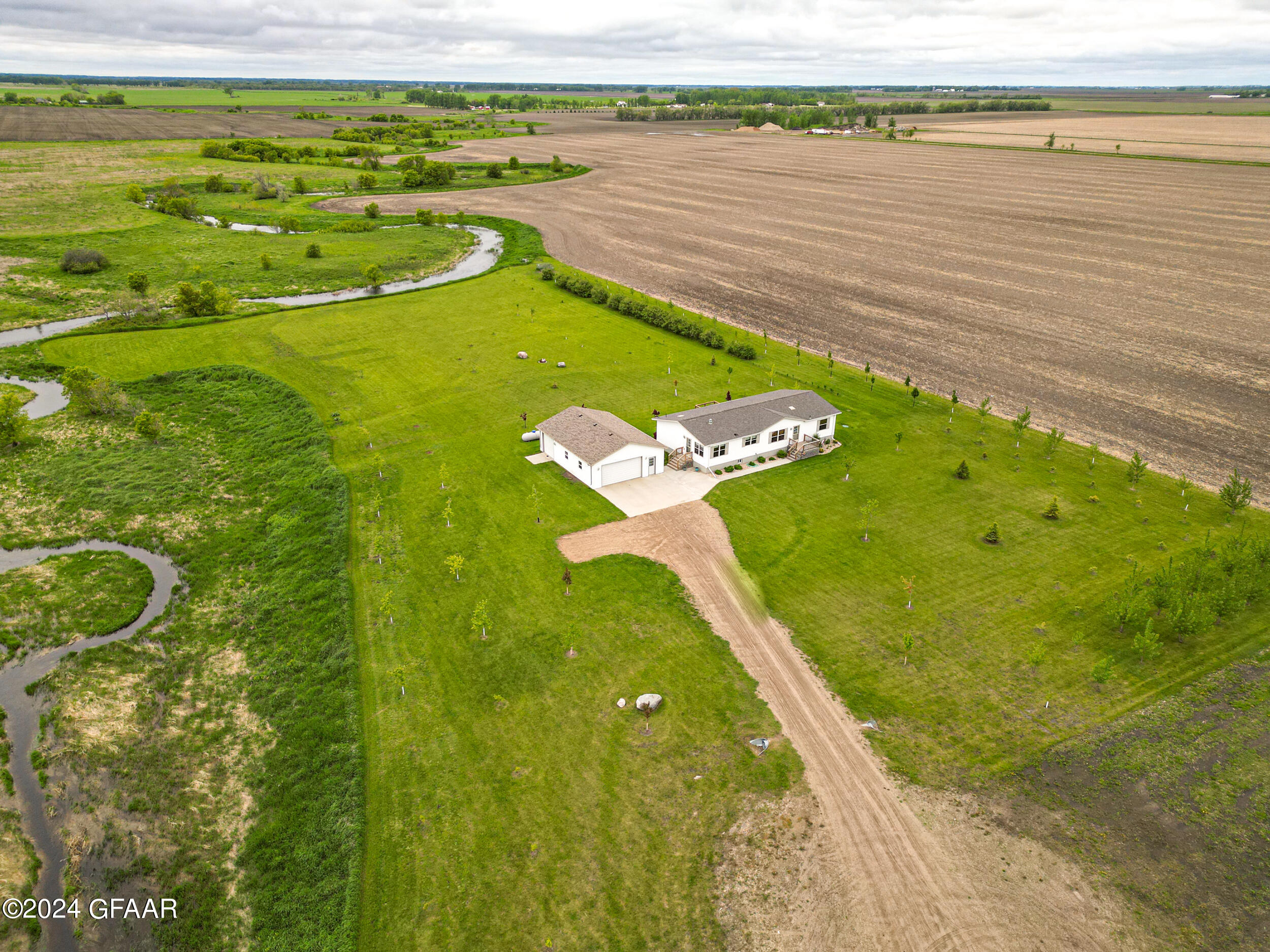 1524 SUNSET CIRCLE NE