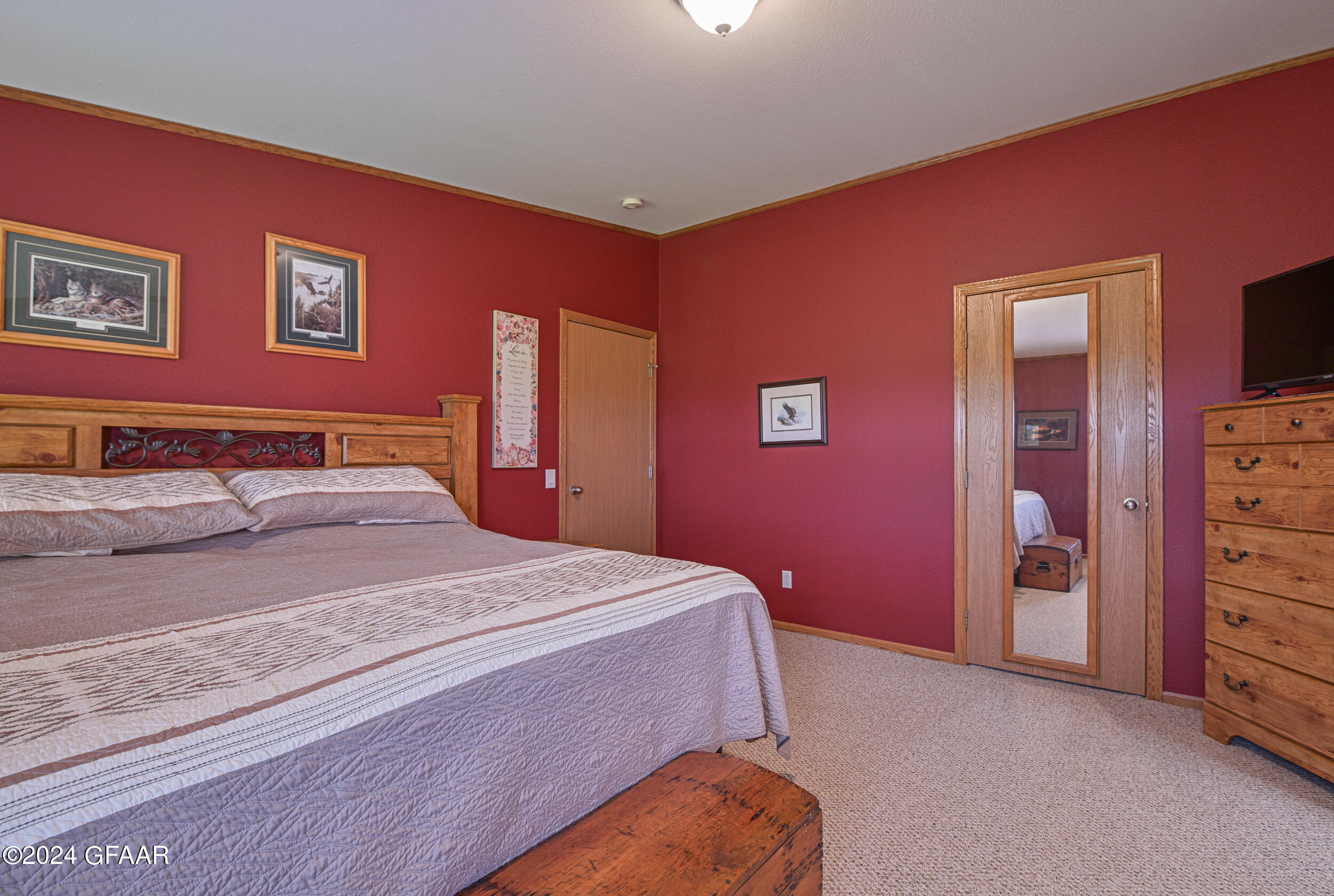 1524 SUNSET CIRCLE NE