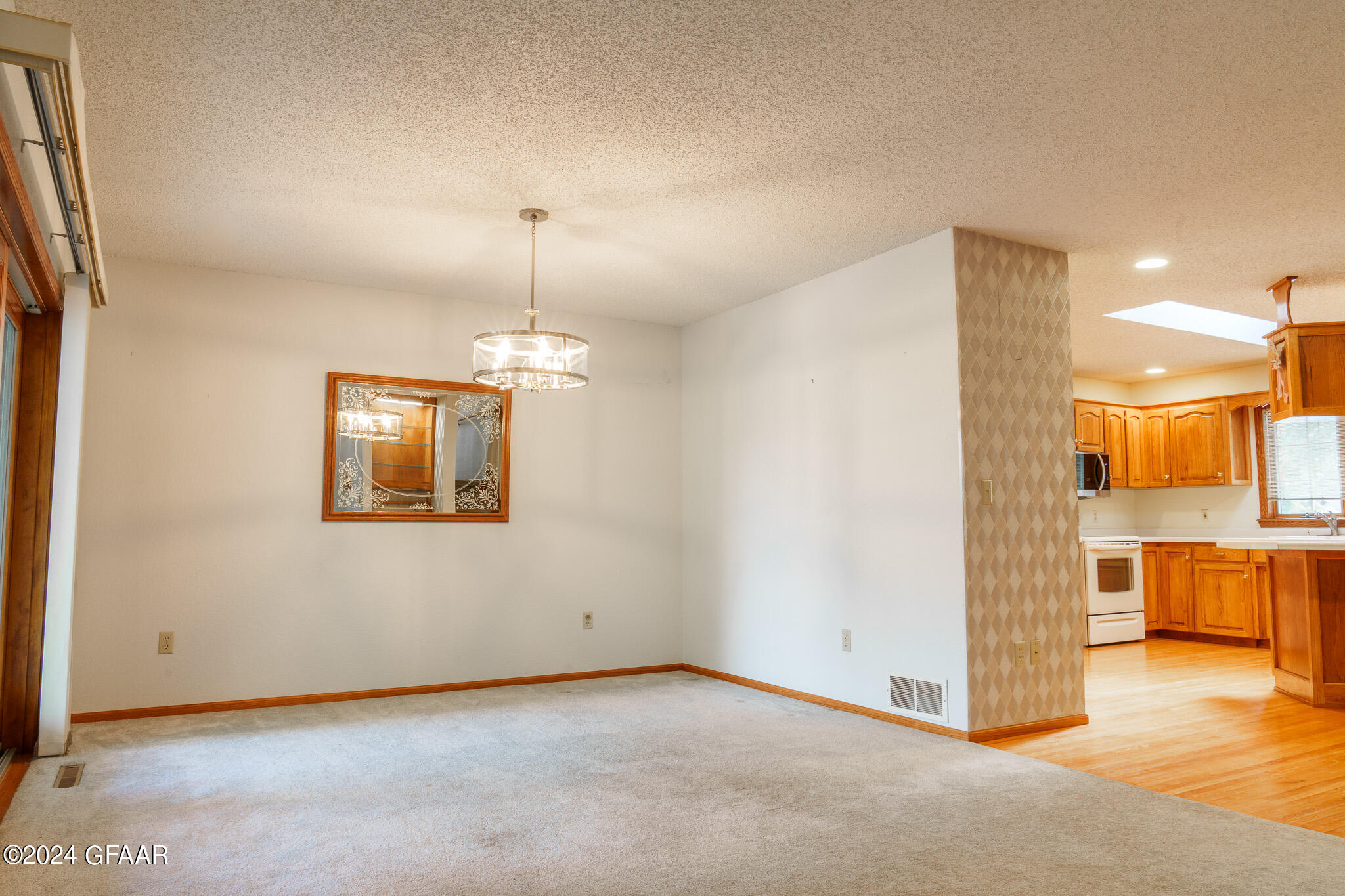 822 BYGLAND Road SE