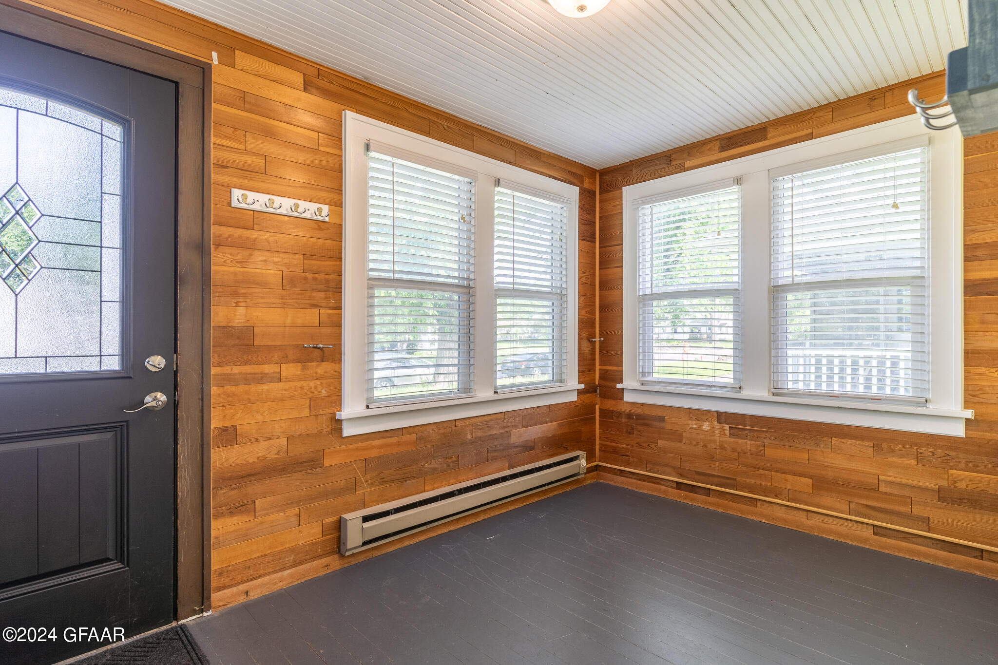 709 COTTONWOOD Street