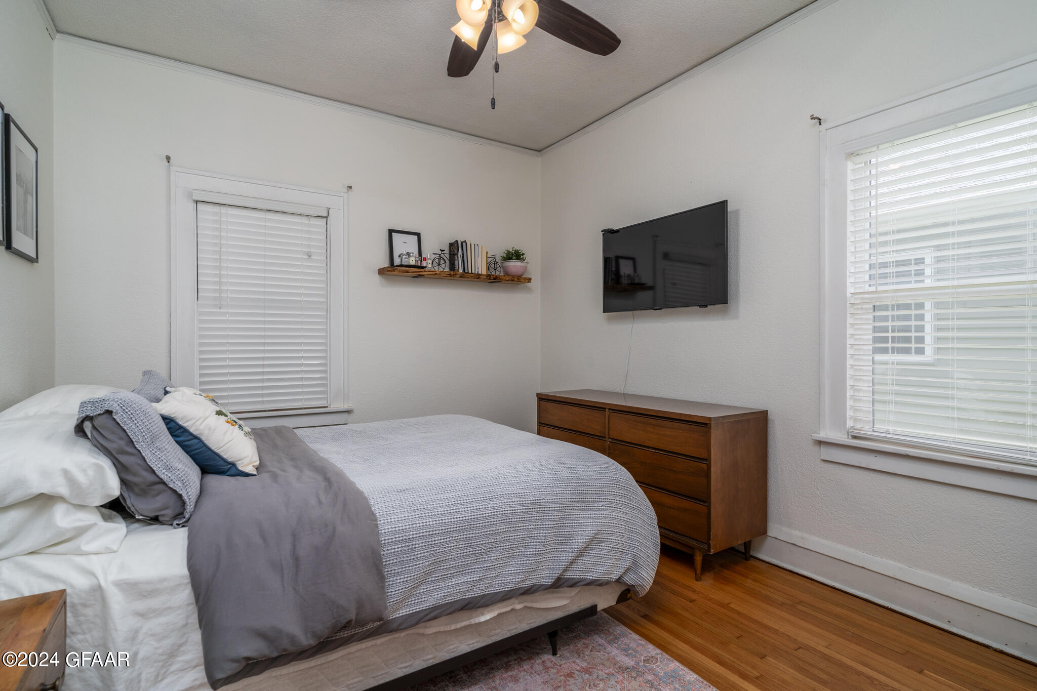 709 COTTONWOOD Street