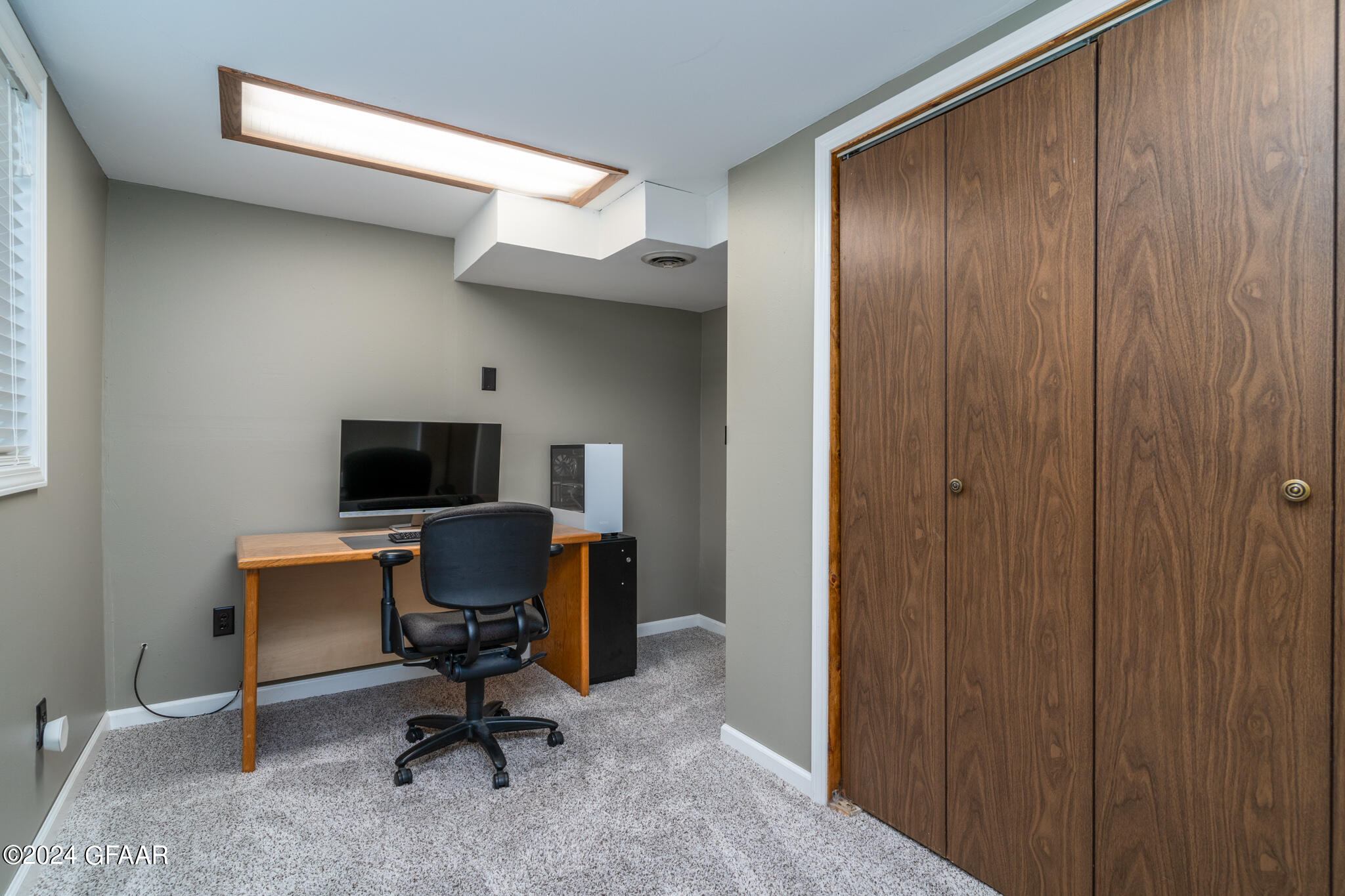 709 COTTONWOOD Street