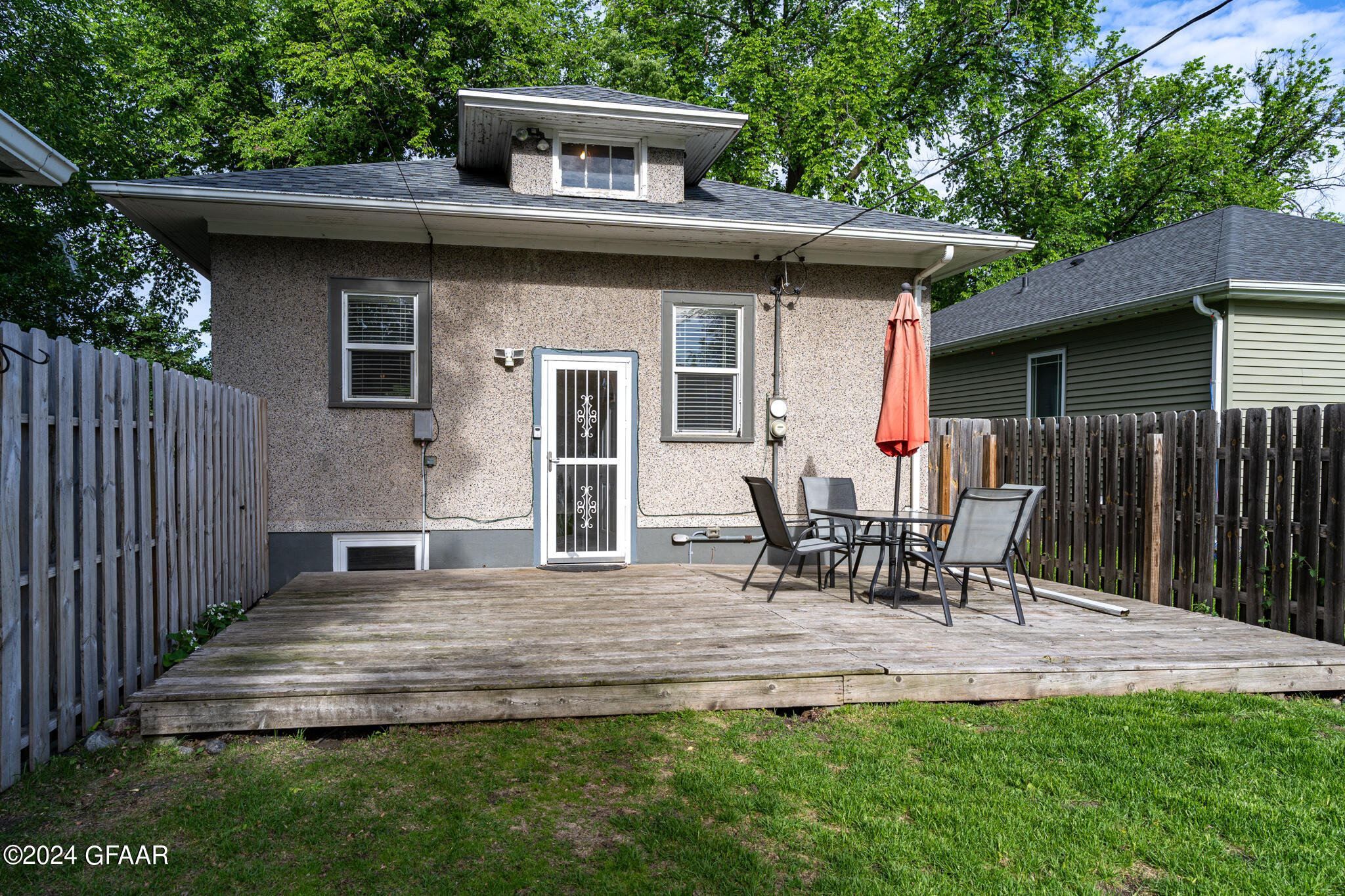 709 COTTONWOOD Street