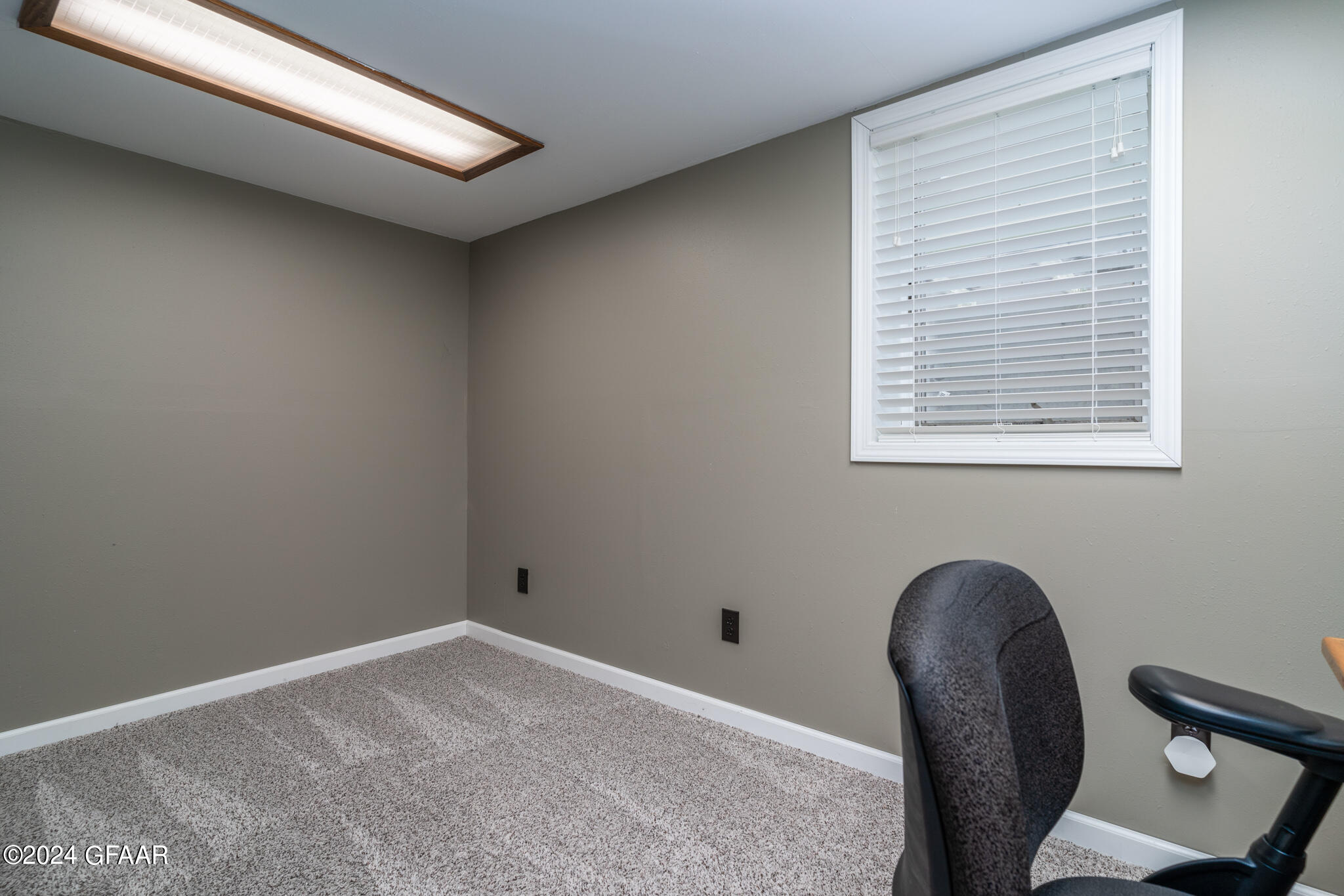 709 COTTONWOOD Street