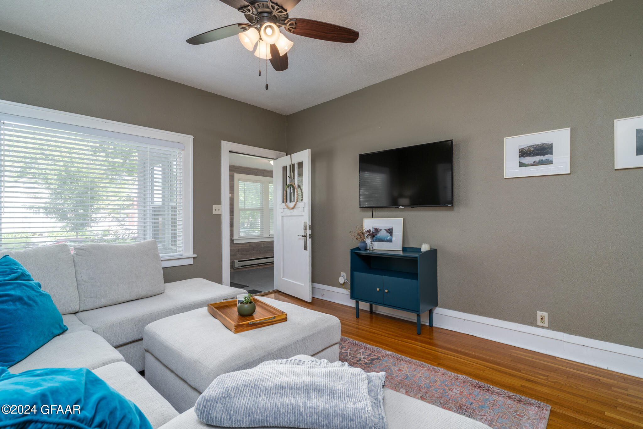 709 COTTONWOOD Street