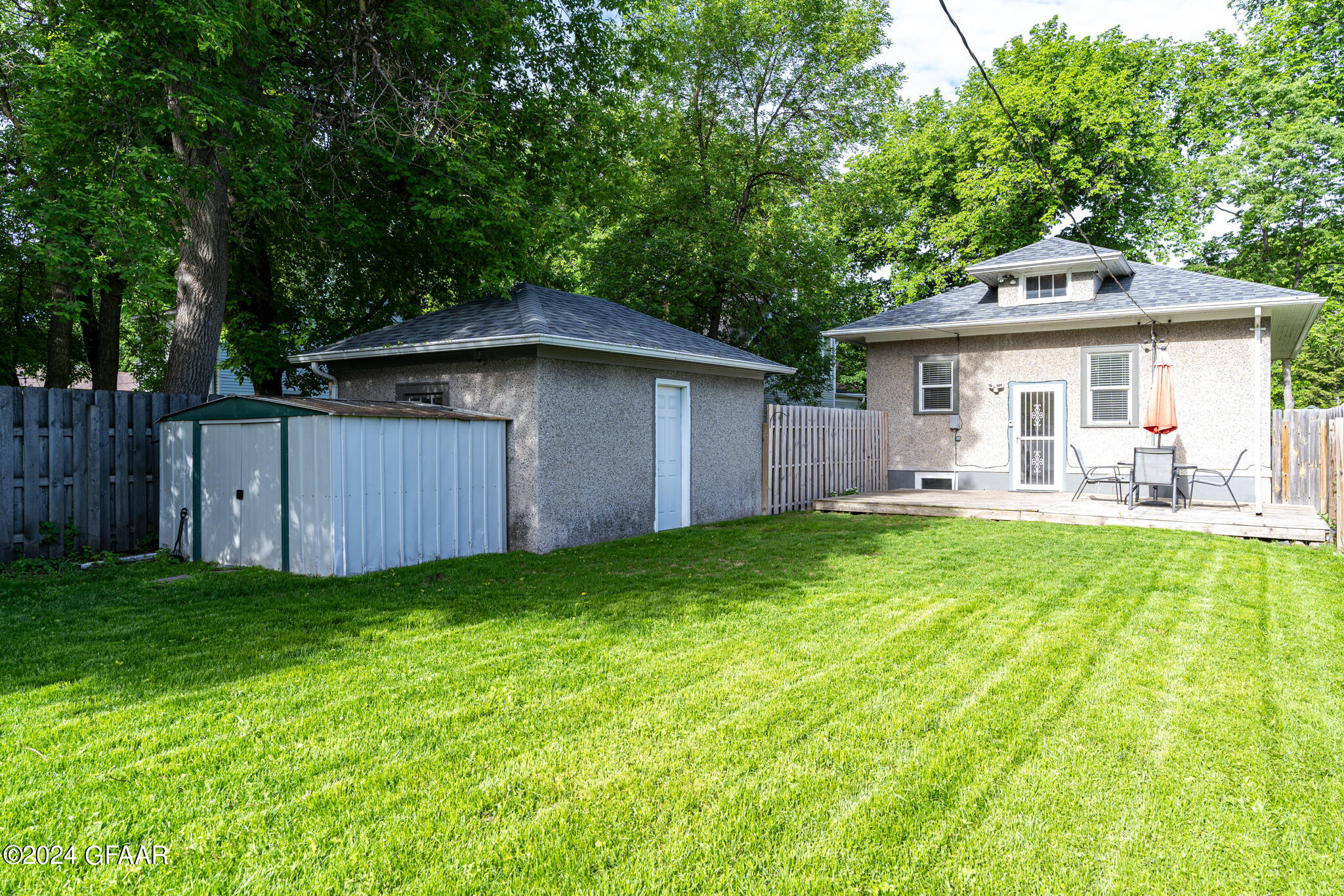 709 COTTONWOOD Street