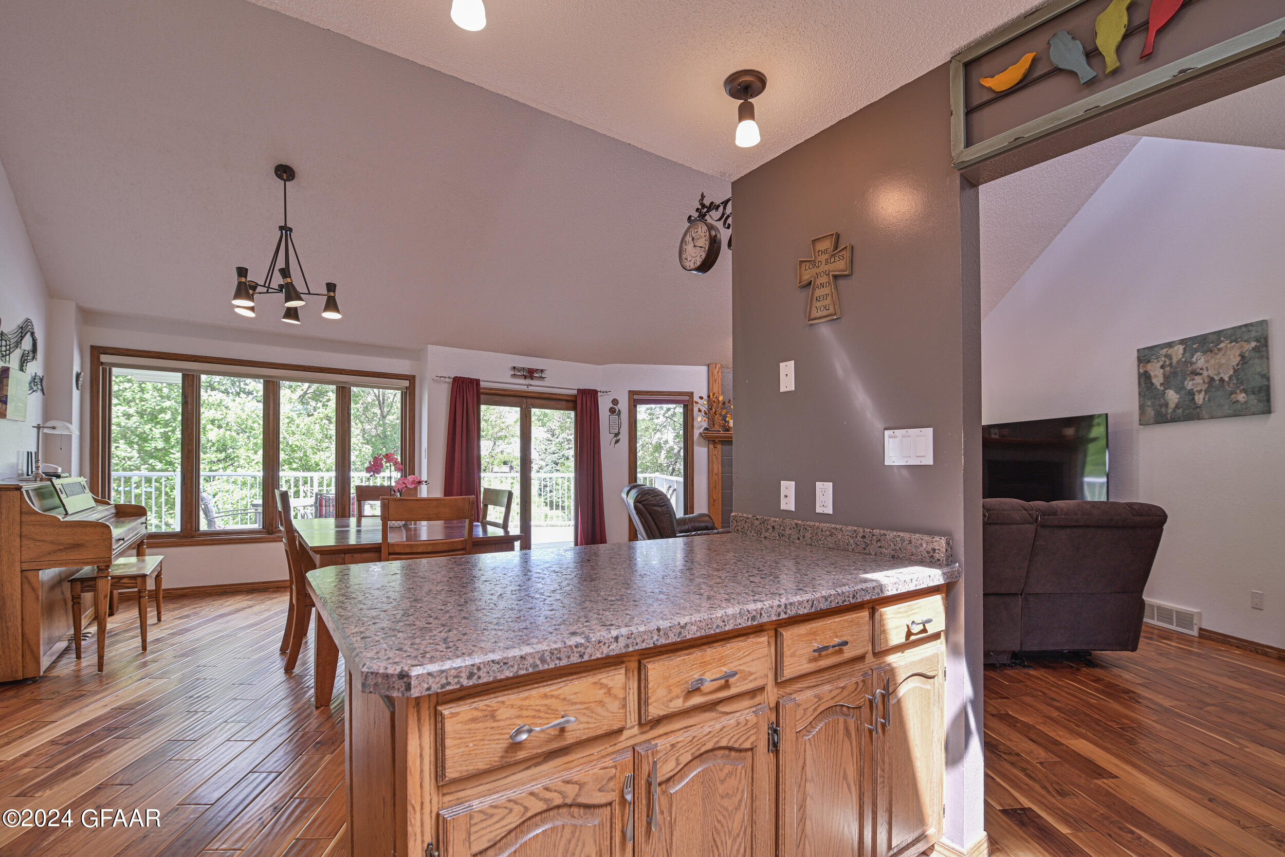 1310 KUSTER Court