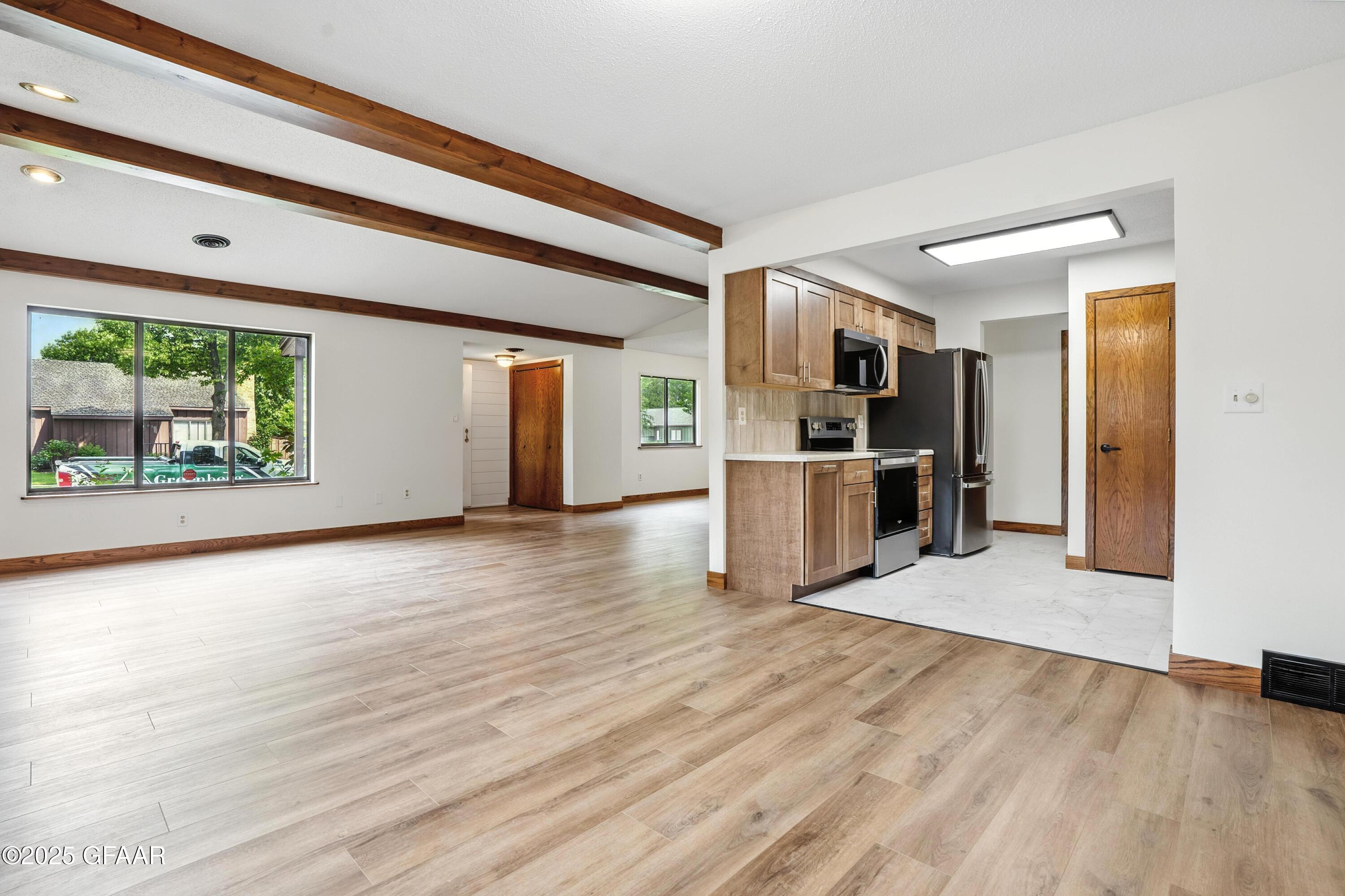 618 HIGH PLAINS Court