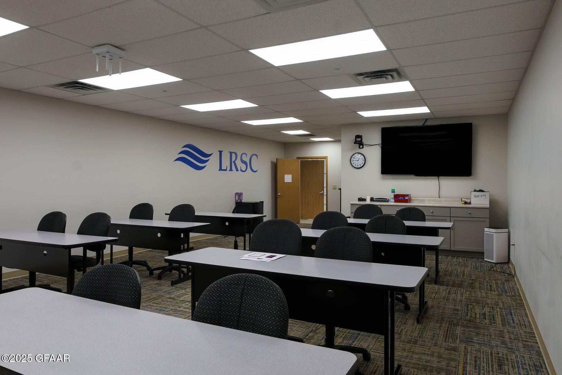 1425 COLUMBIA Road S