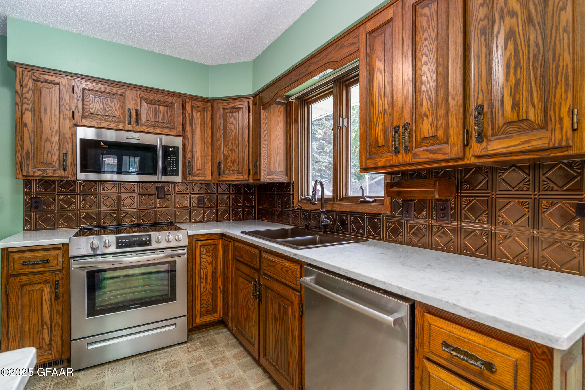 1017 CHESTNUT Street