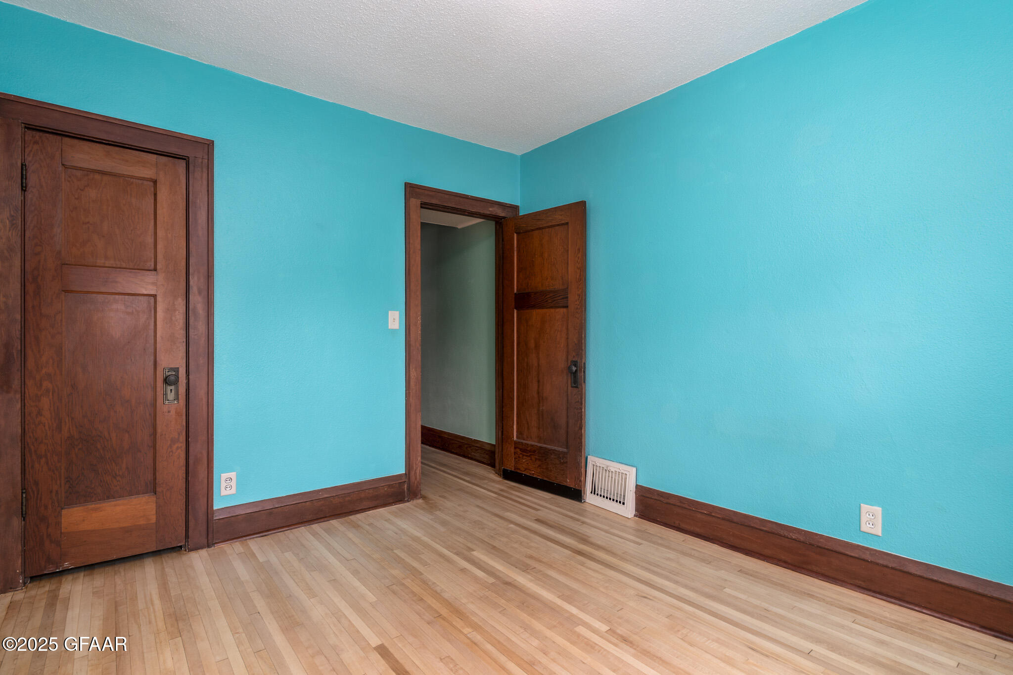 1017 CHESTNUT Street