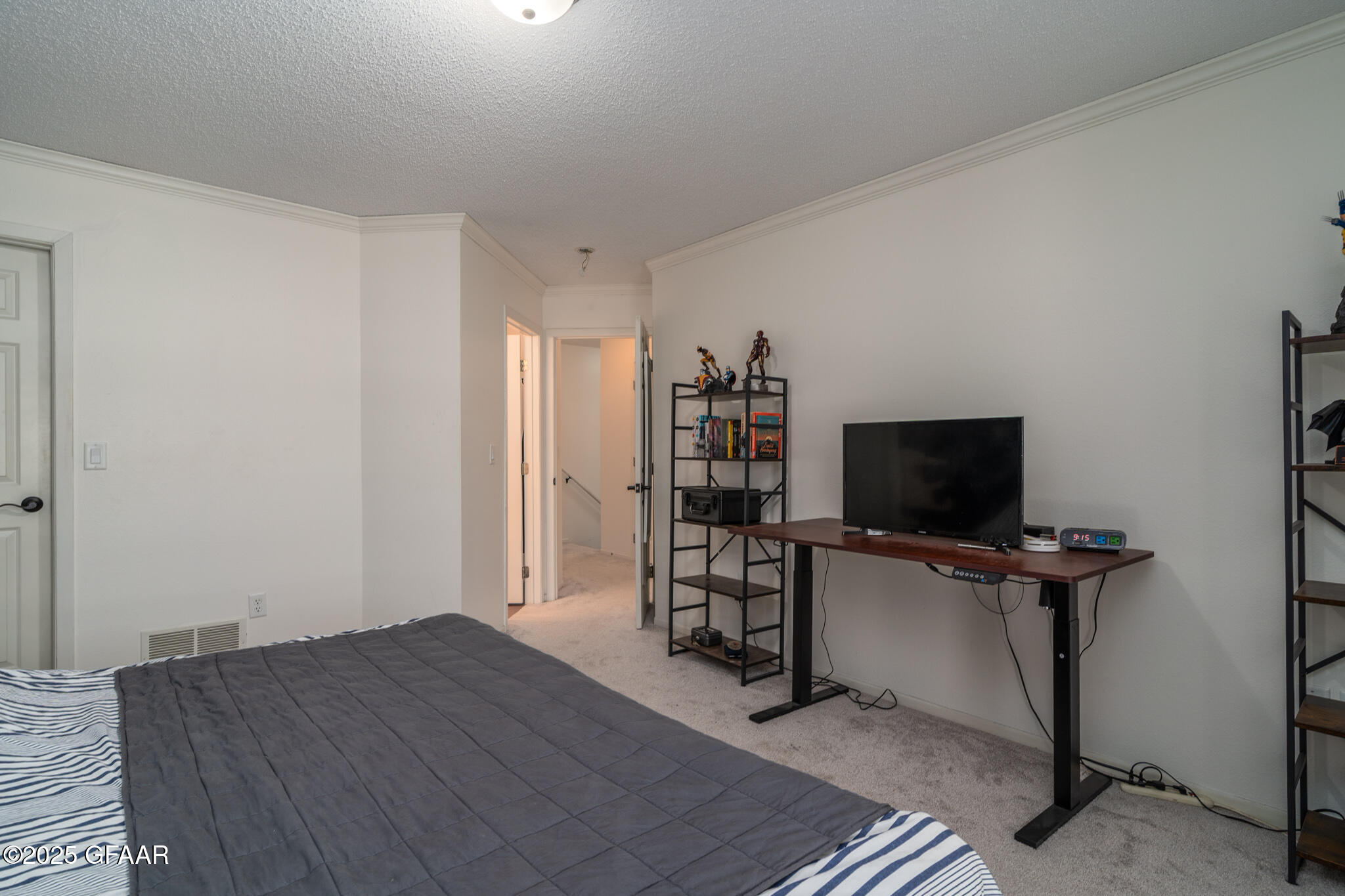 2271 KNIGHTSBRIDGE Court