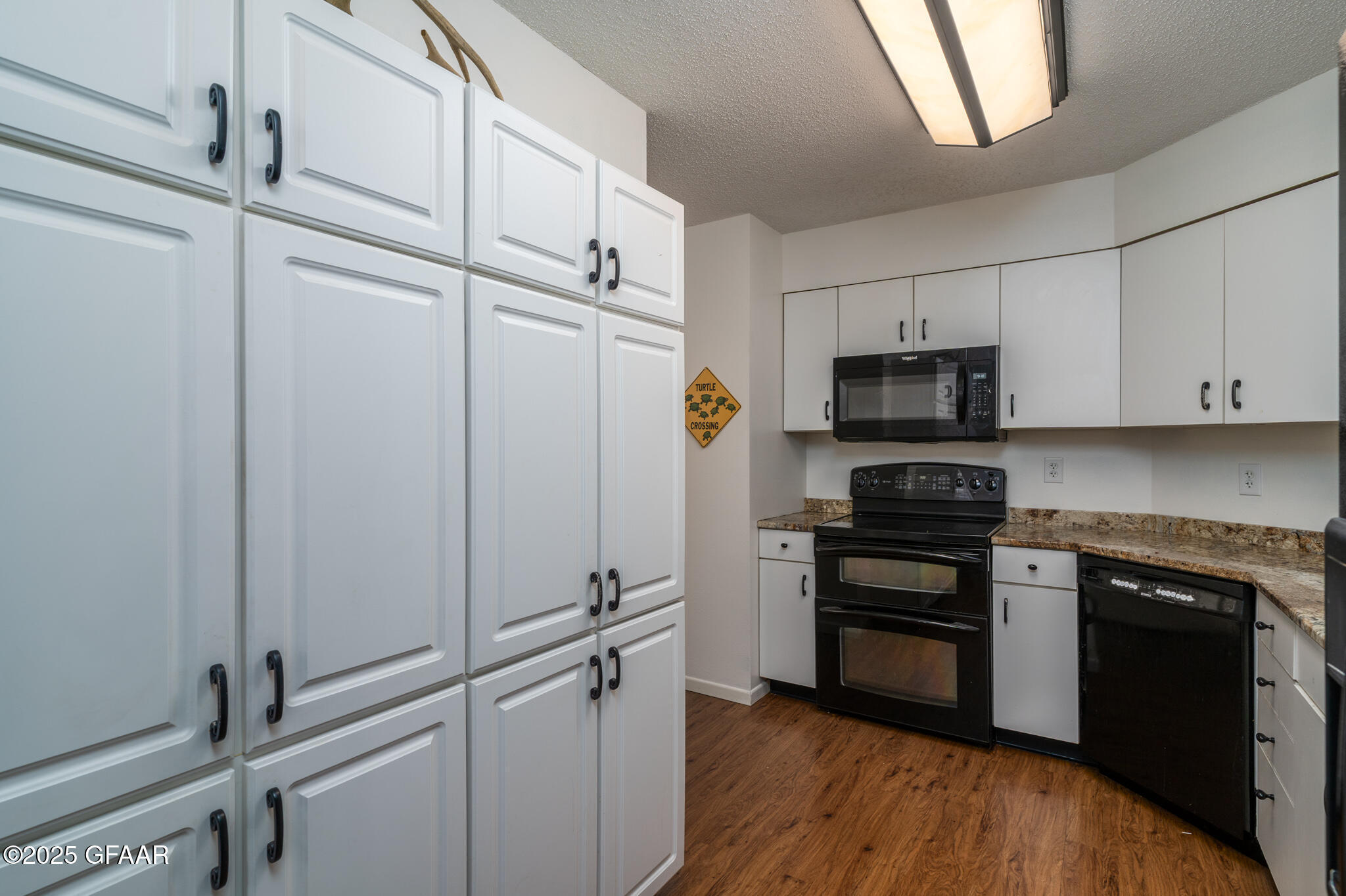 2271 KNIGHTSBRIDGE Court