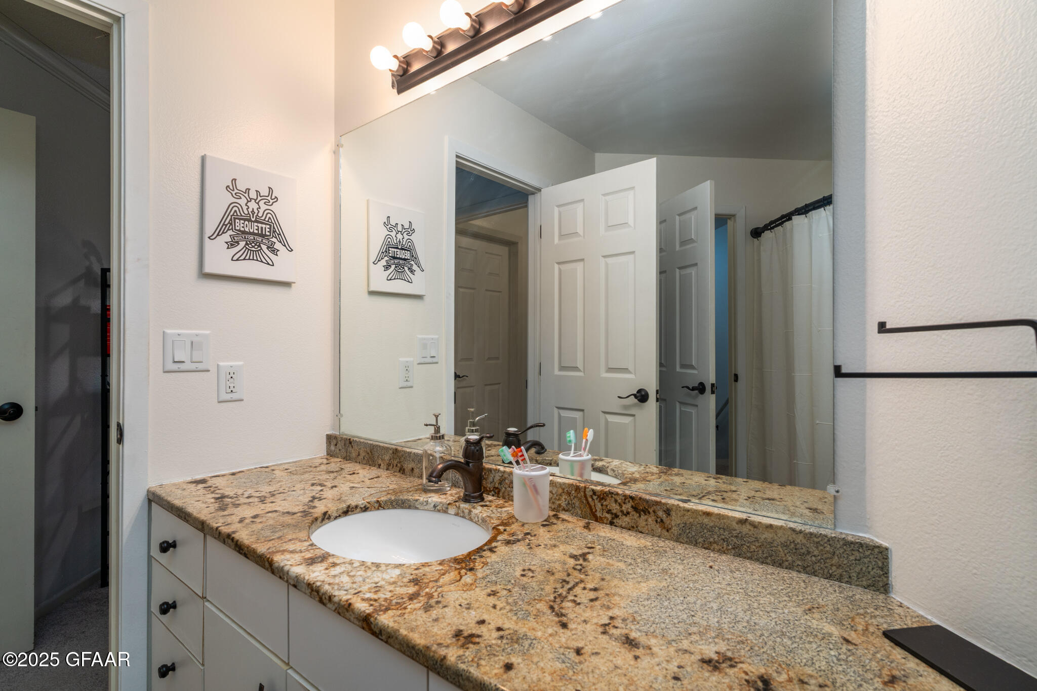 2271 KNIGHTSBRIDGE Court