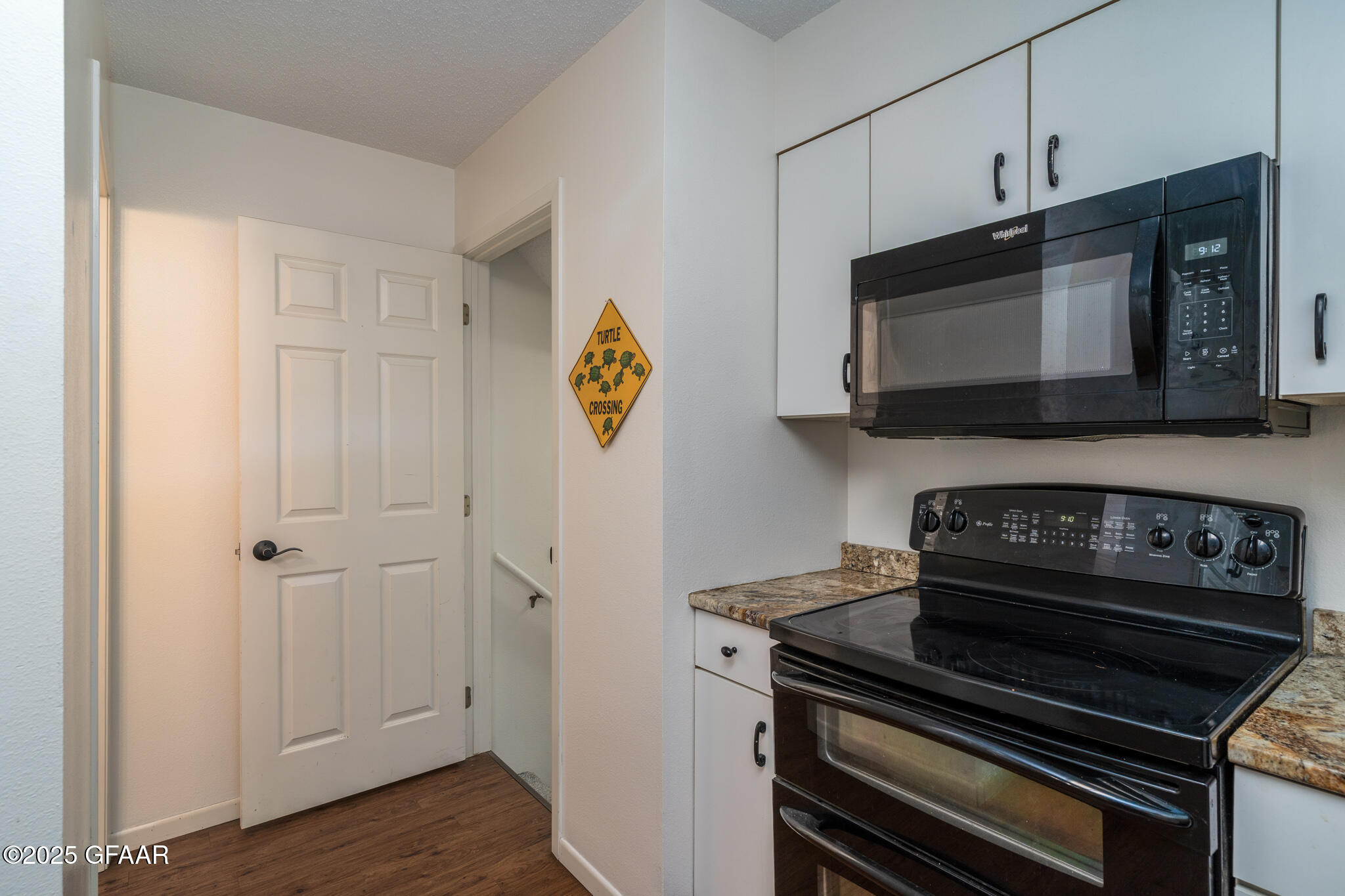 2271 KNIGHTSBRIDGE Court