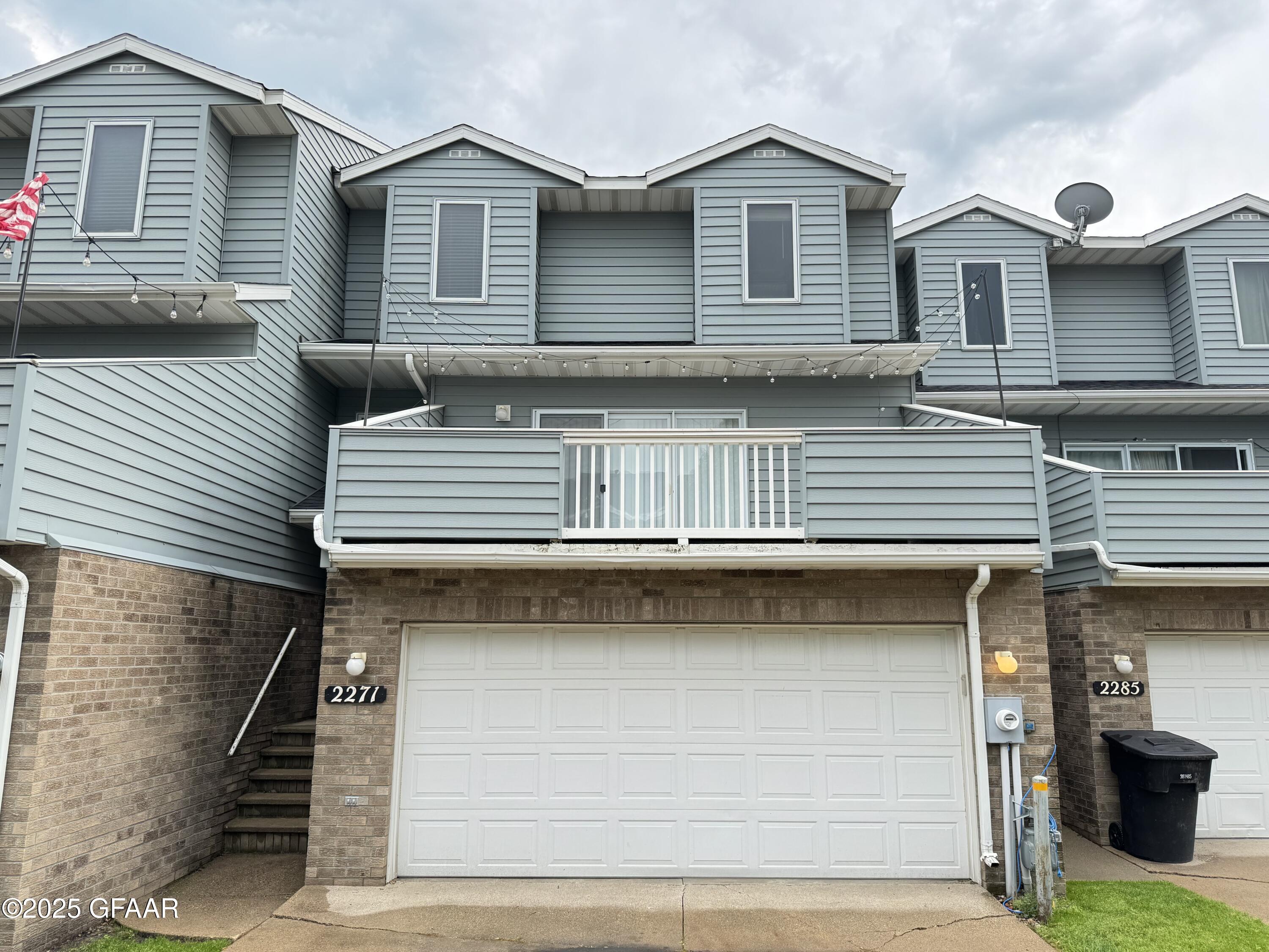 2271 KNIGHTSBRIDGE Court