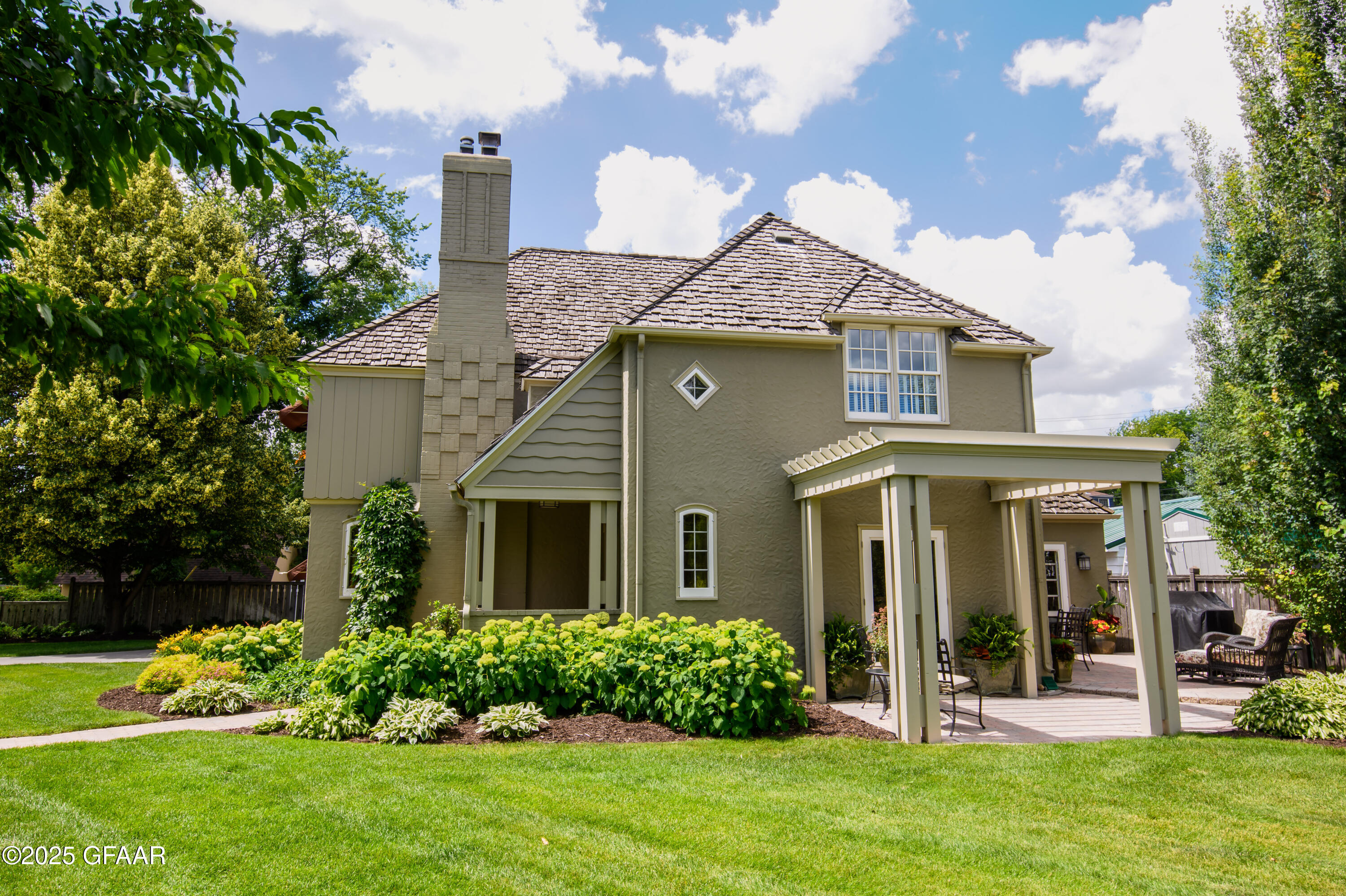 1300 LINCOLN Drive