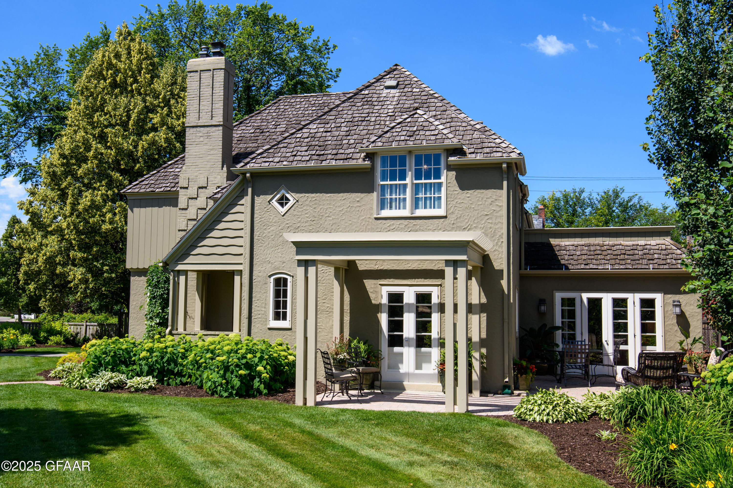 1300 LINCOLN Drive